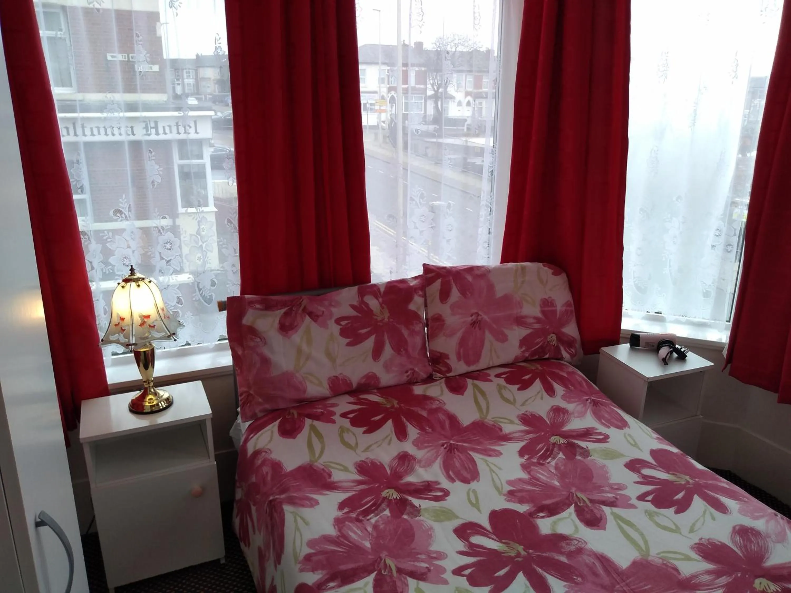 Bedroom, Bed in Southview Hotel