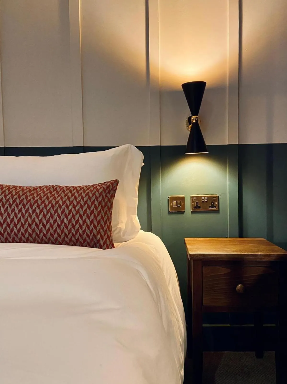 Bed in The Pride of Paddington