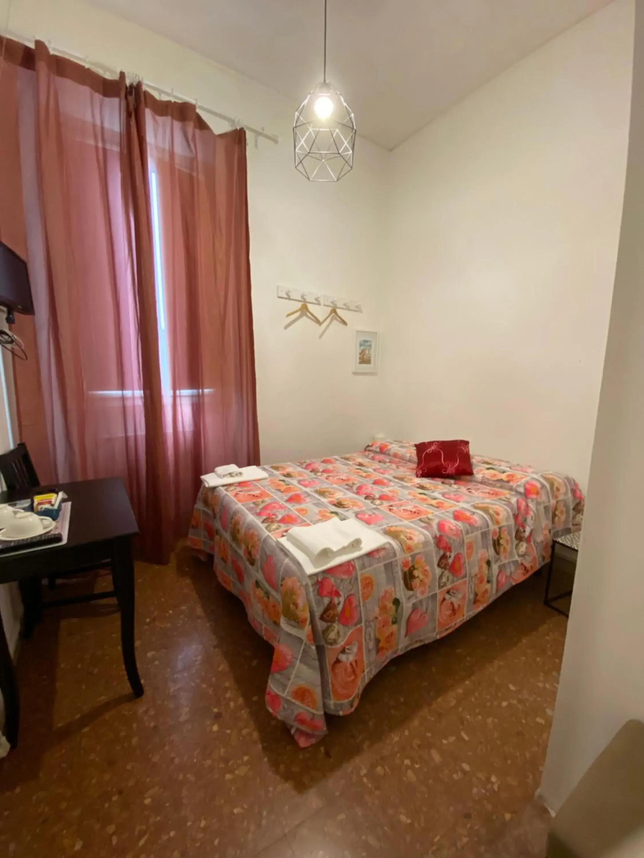 Small Double Room in Duomo View Small Double Room in Duomo View