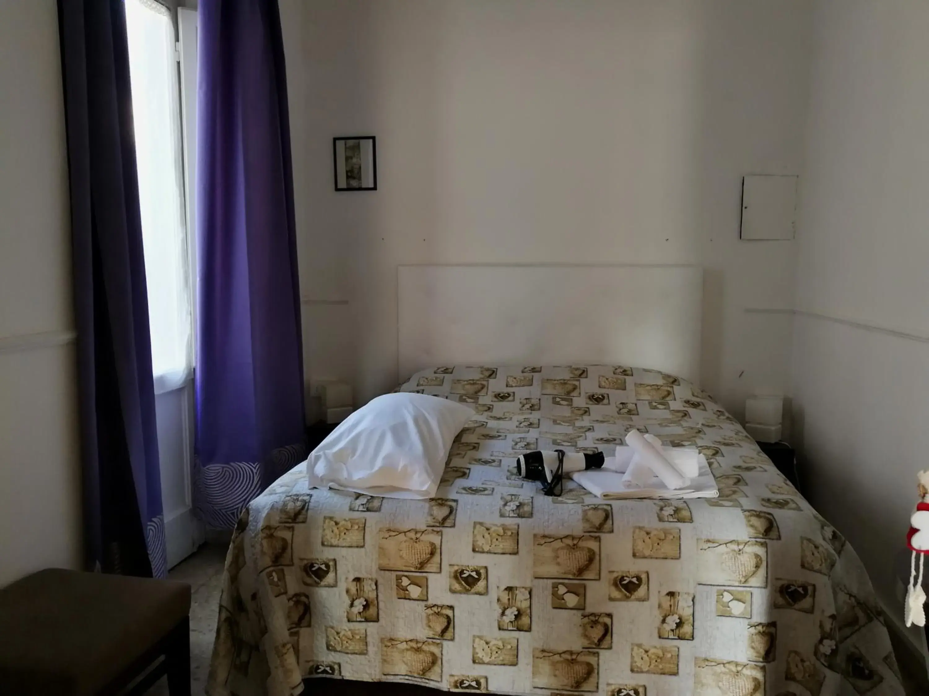 Standard Double Room With External Private Bathroom in Duomo View Standard Double Room With External Private Bathroom in Duomo View