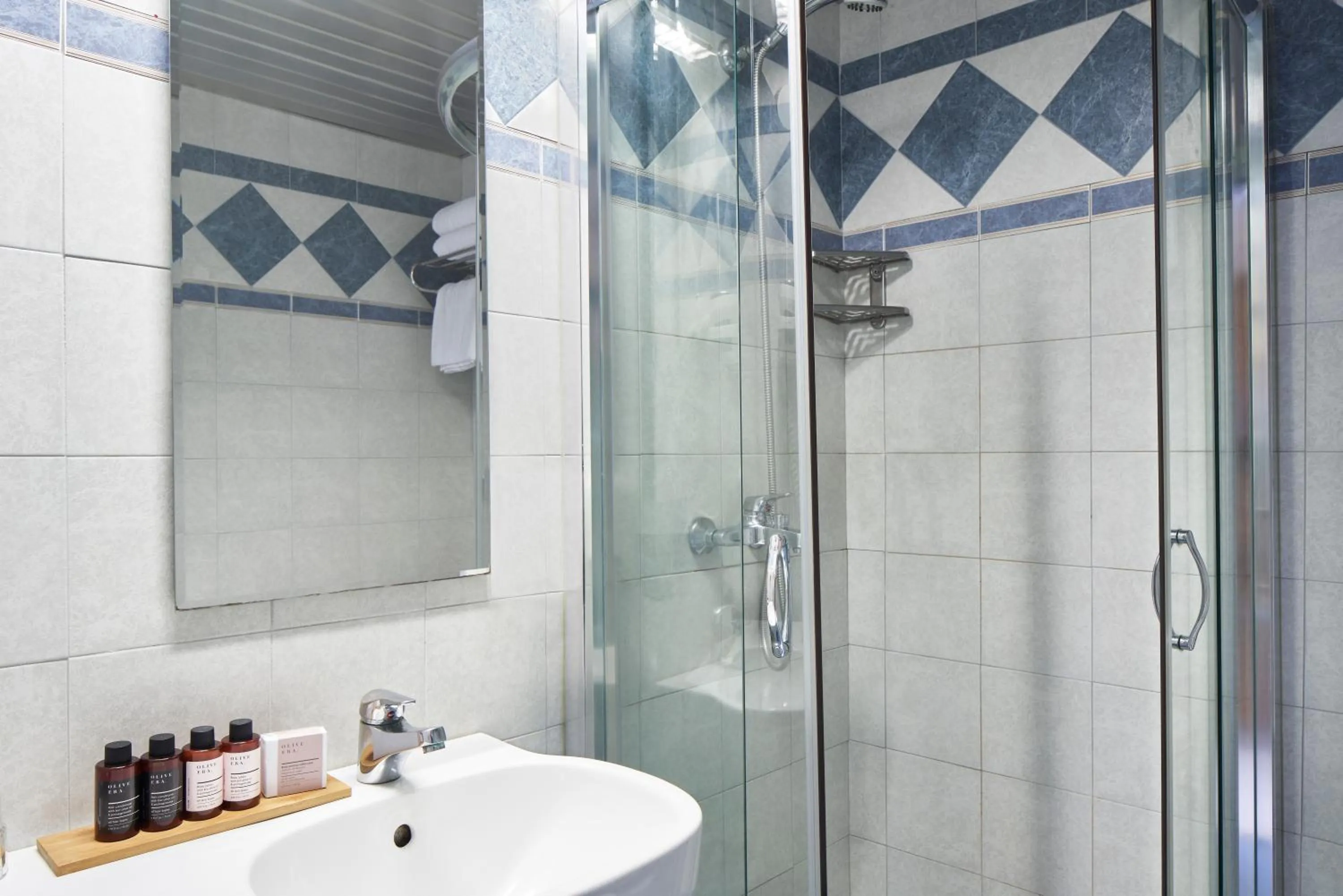 Shower in AQUAMARE CITY and BEACH