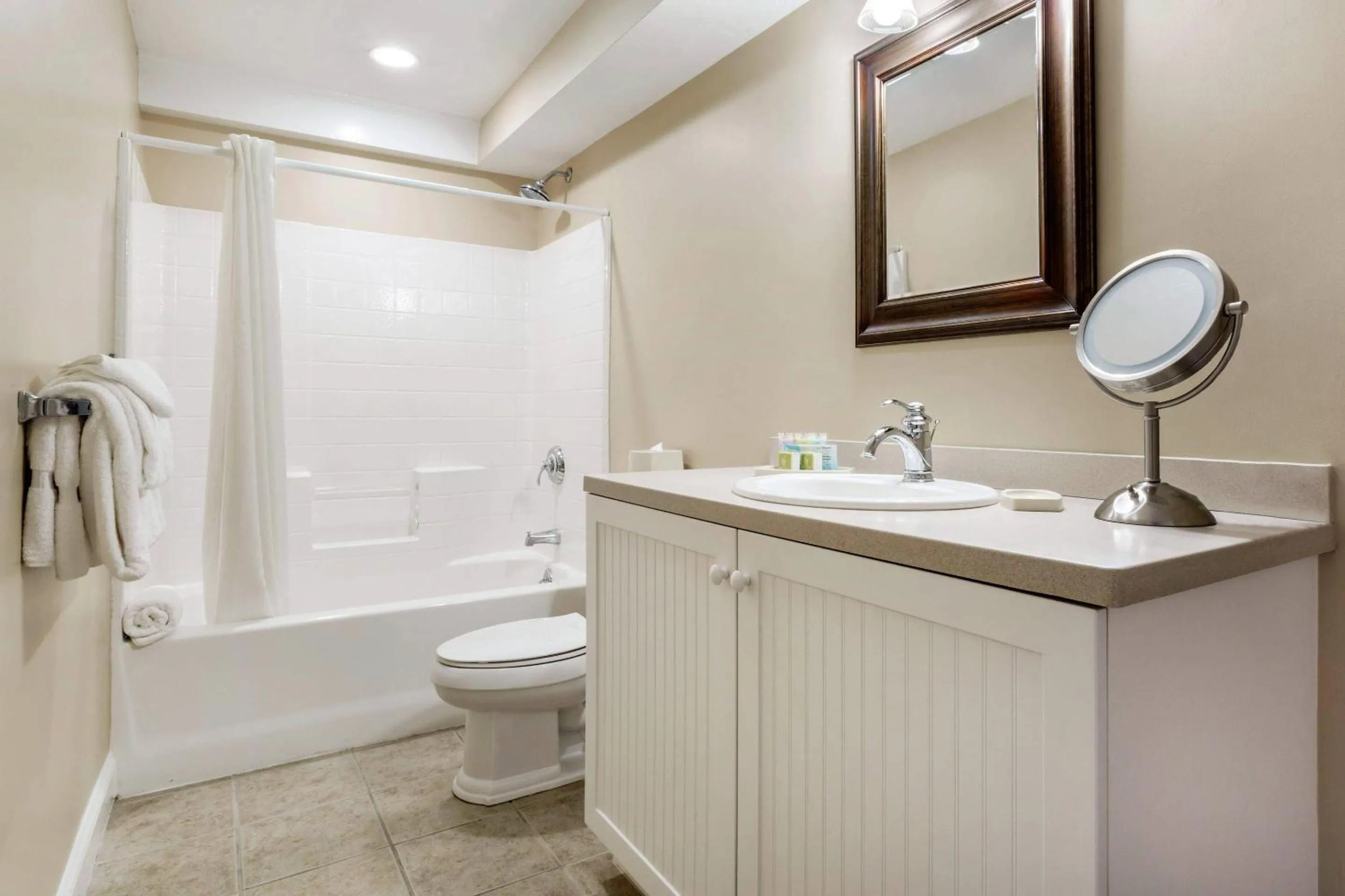 Bedroom in Bluegreen Vacations The Breakers Resort, an Ascend Collection Resort