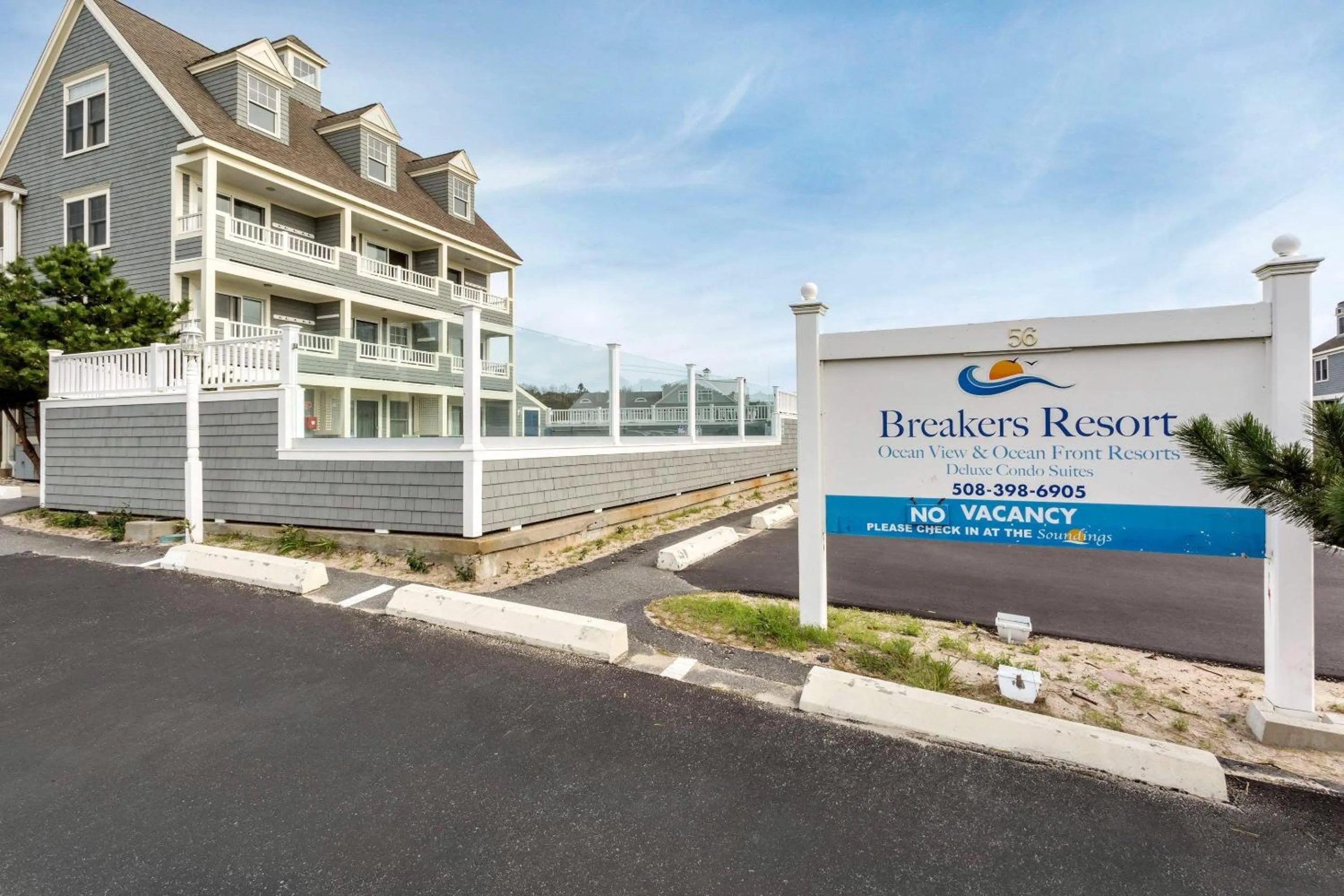 Property building in Bluegreen Vacations The Breakers Resort, an Ascend Collection Resort