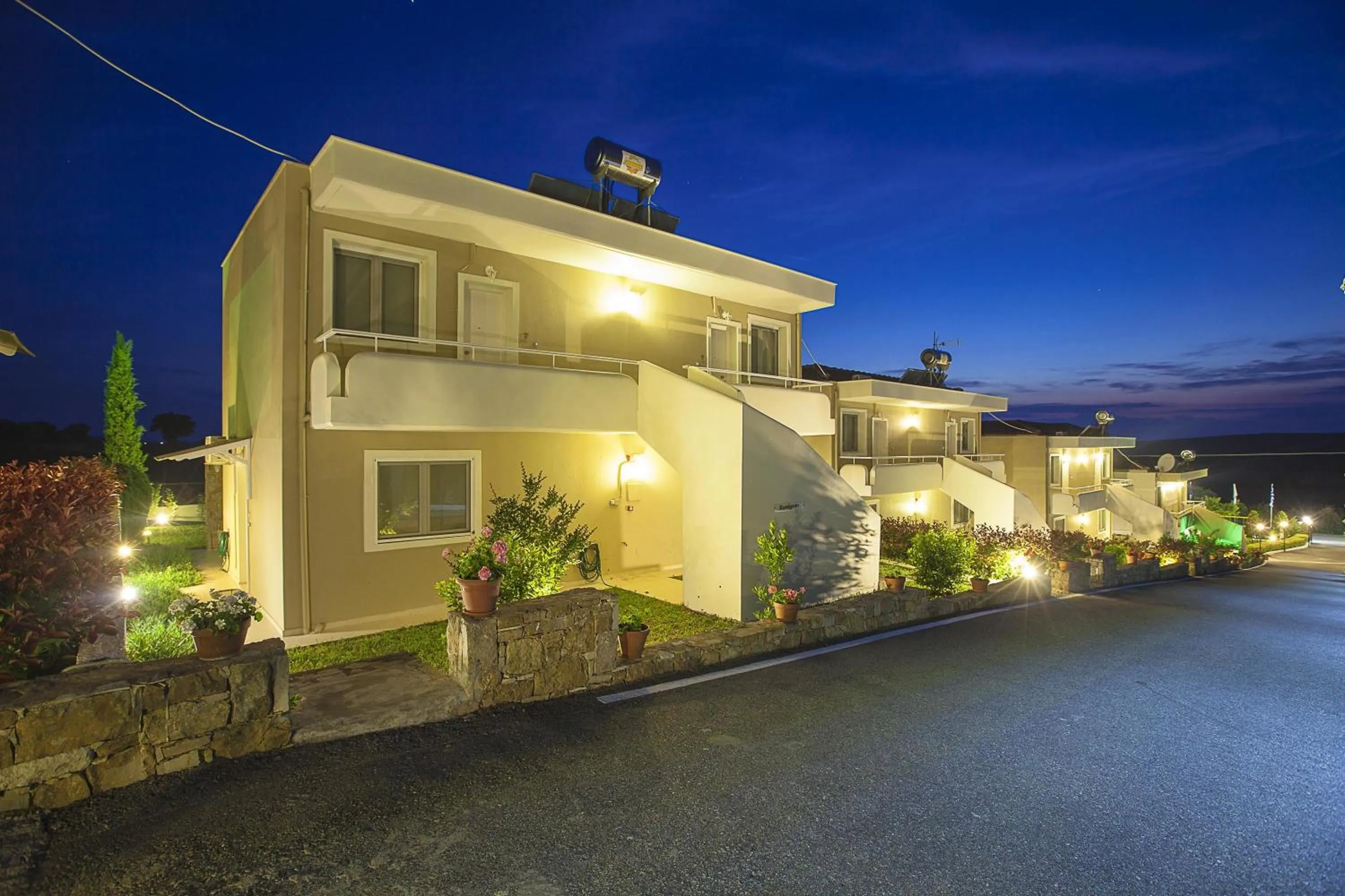 Facade/entrance in Sunny Hill