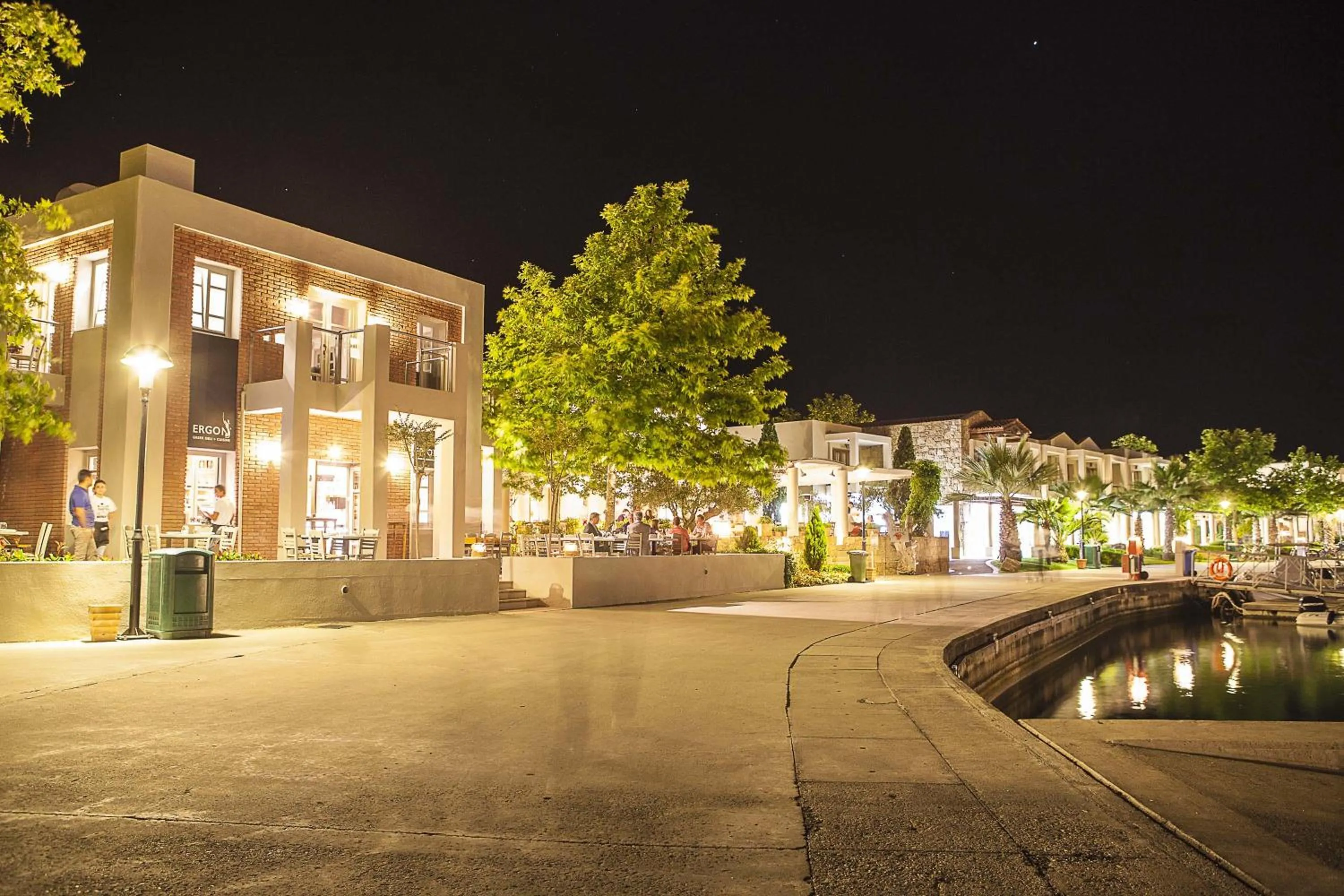 Restaurant/places to eat in Sunny Hill