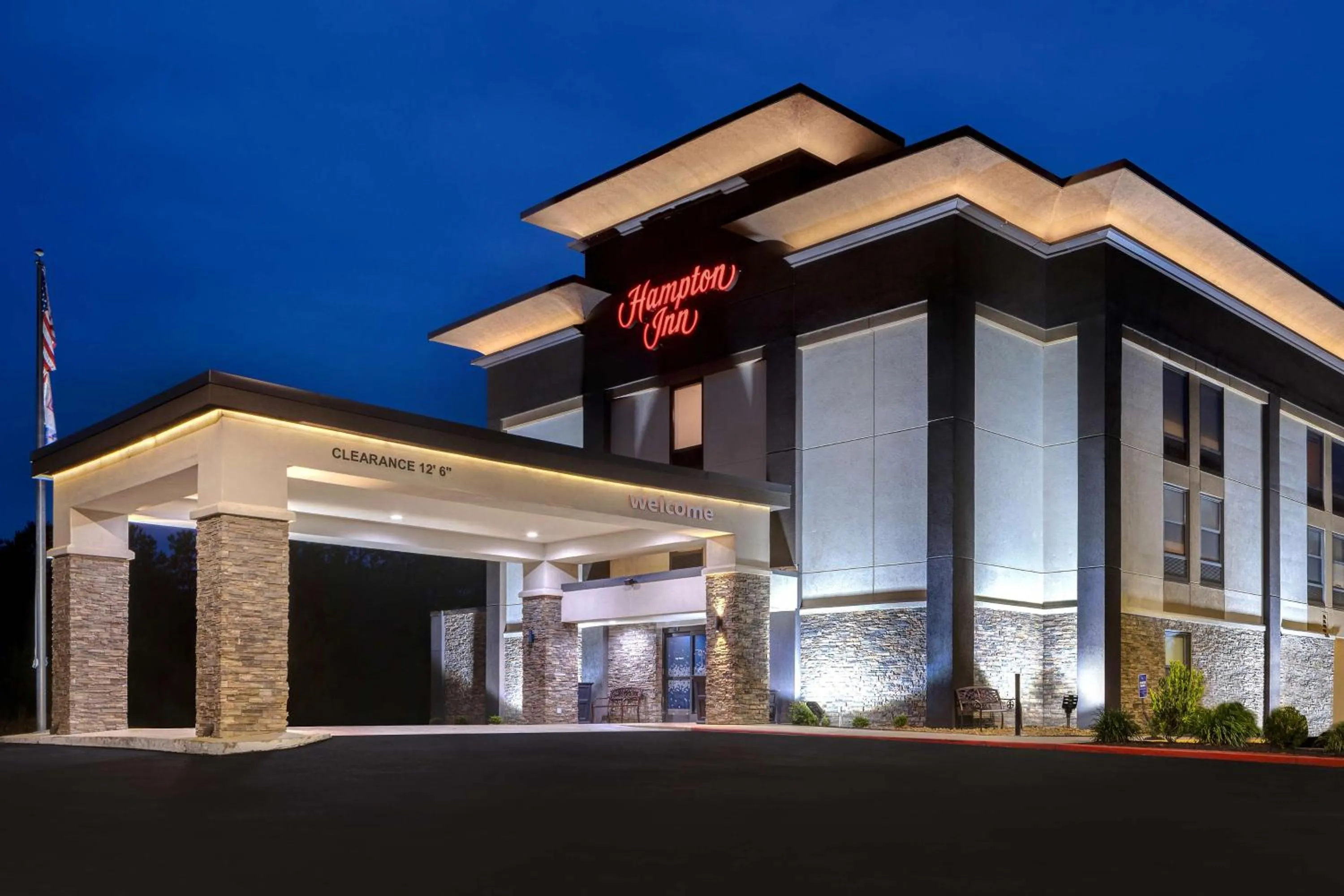 Property building in Hampton Inn Natchitoches