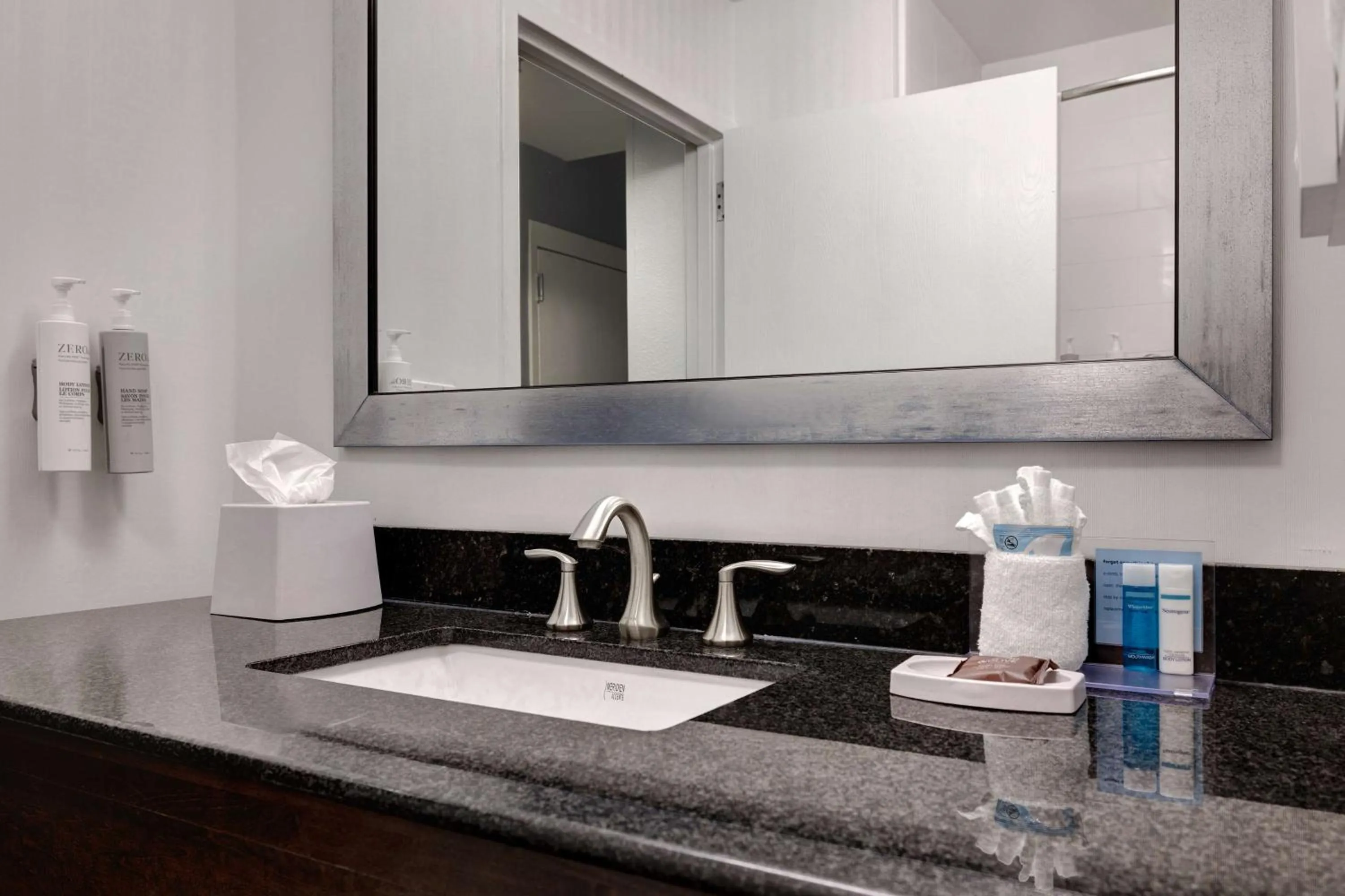 Bathroom in Hampton Inn Natchitoches