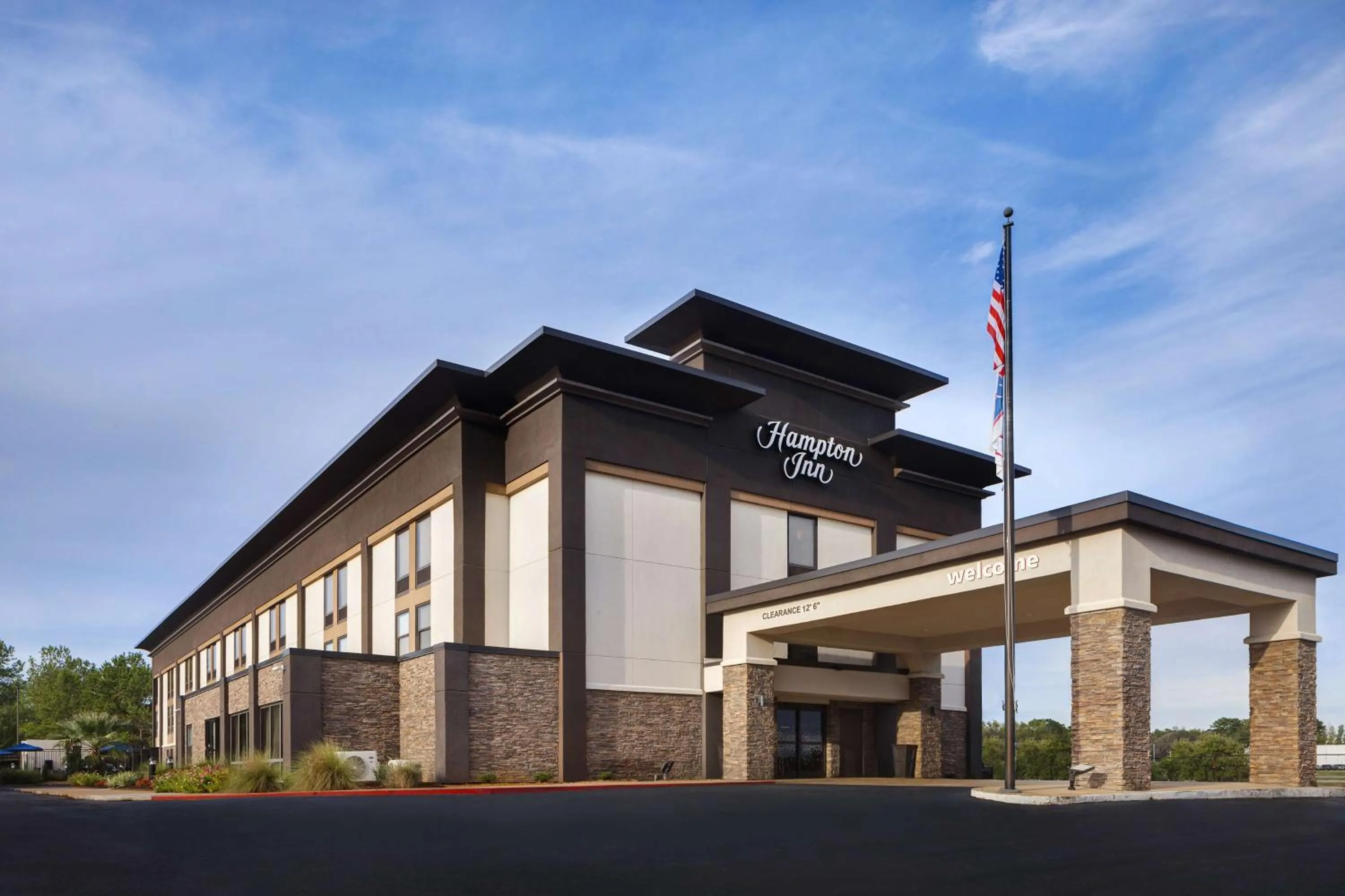 Property building in Hampton Inn Natchitoches