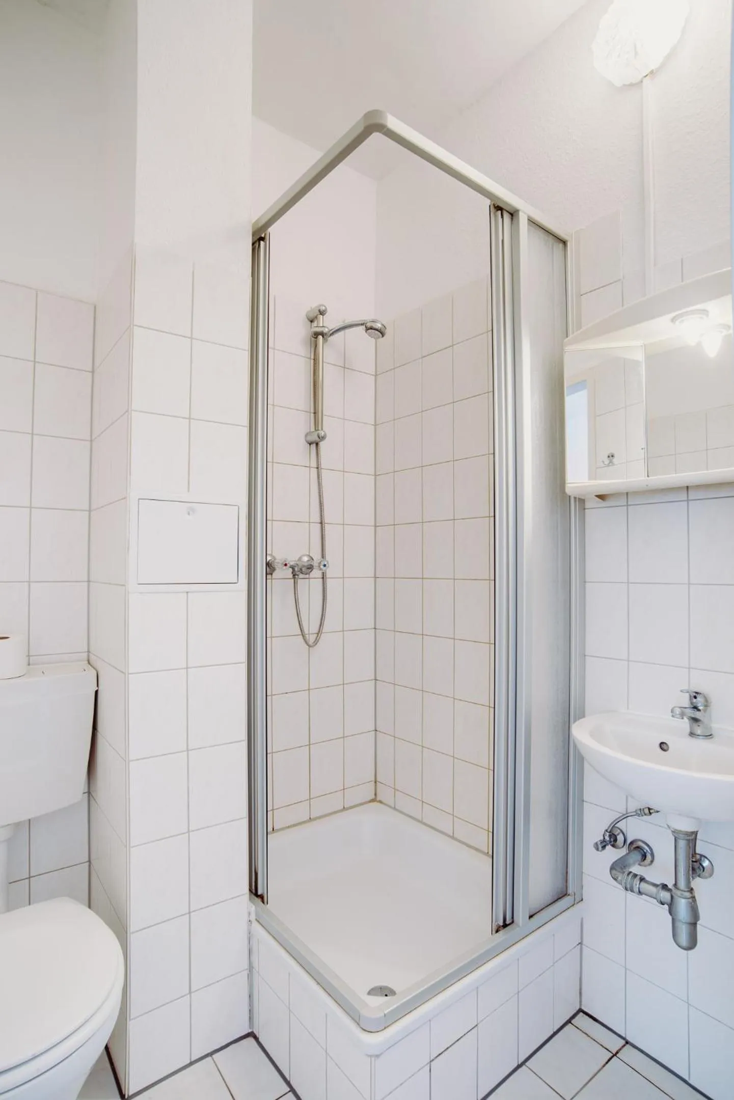 Shower in Alper Hotel am Potsdamer Platz