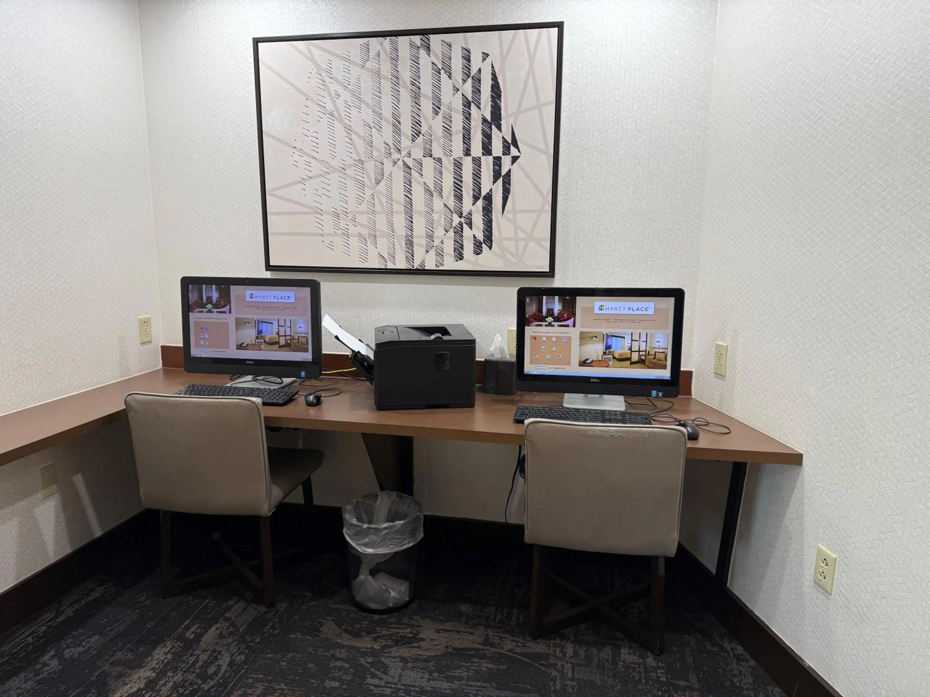 Business facilities in Hyatt Place Fort Myers at the Forum