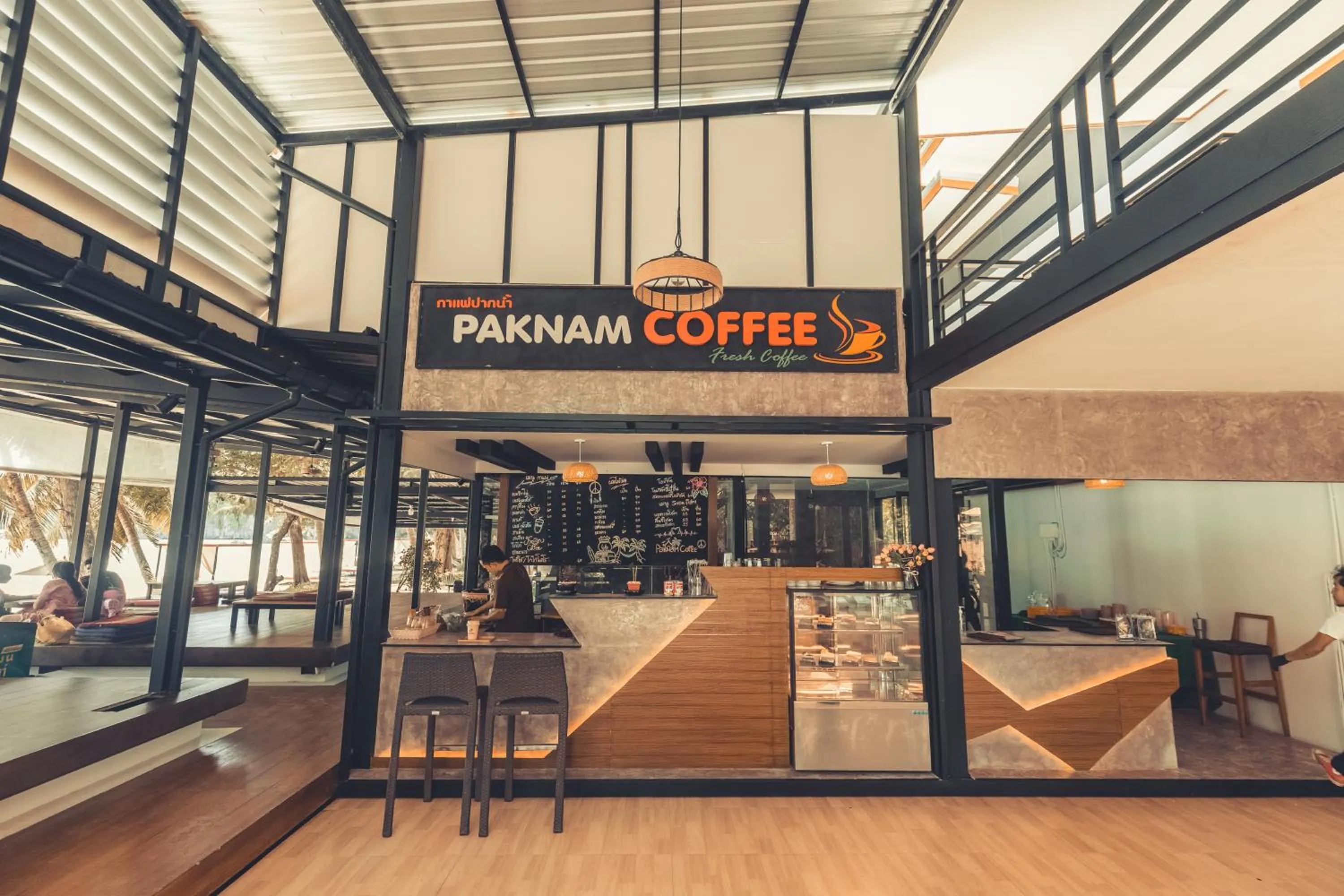 Restaurant/places to eat in Pak Nam Resort