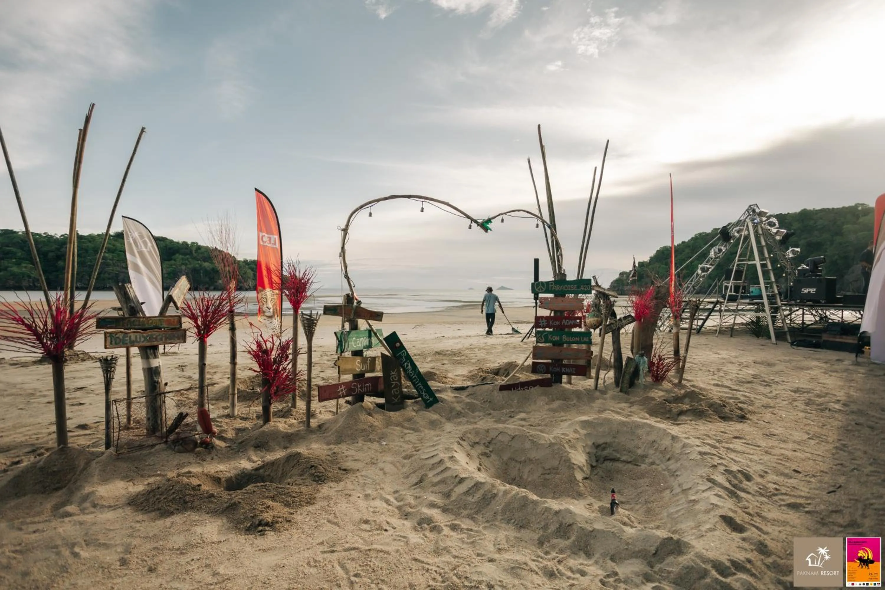 Dining area in Pak Nam Resort