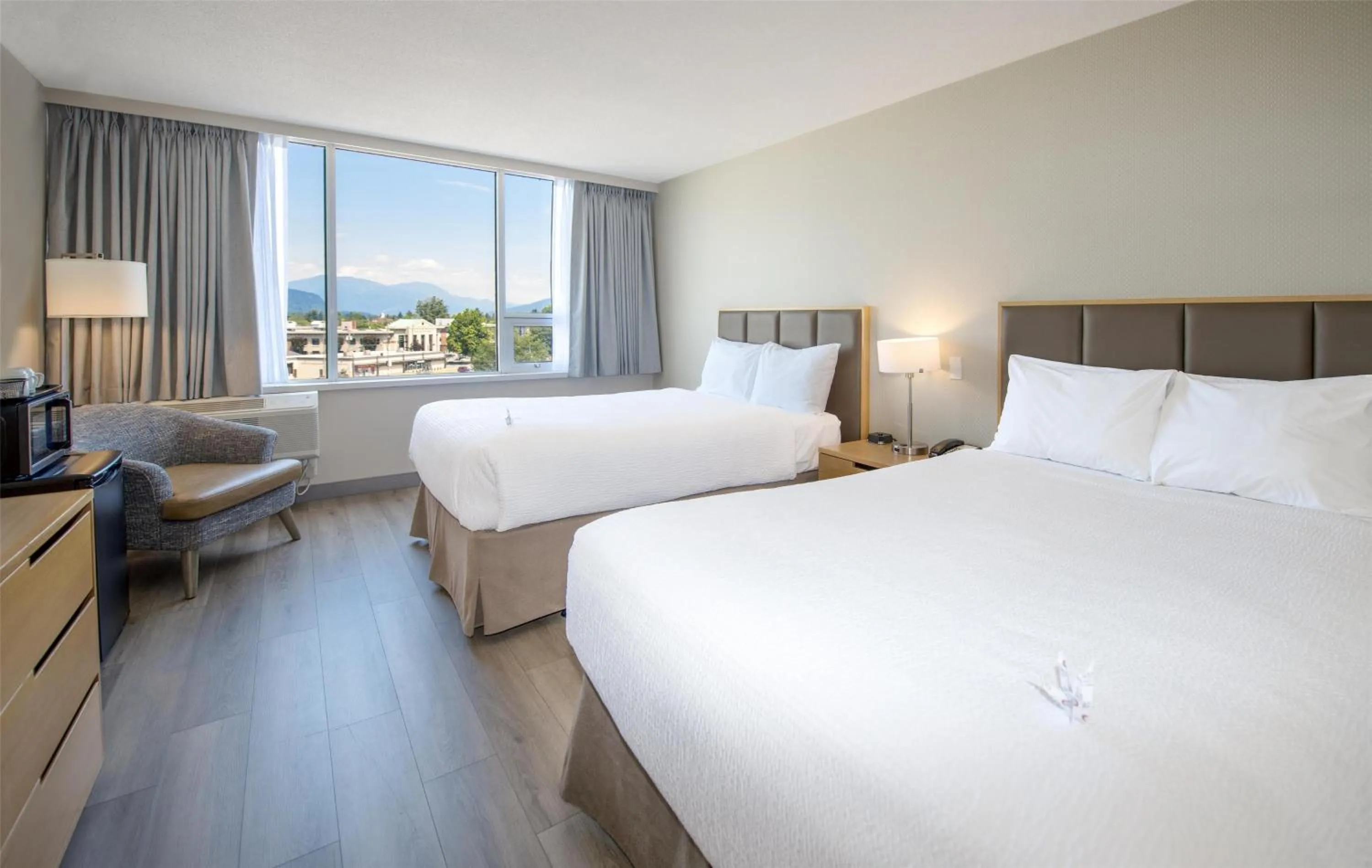 View (from property/room), Bed in Coast Chilliwack Hotel by APA