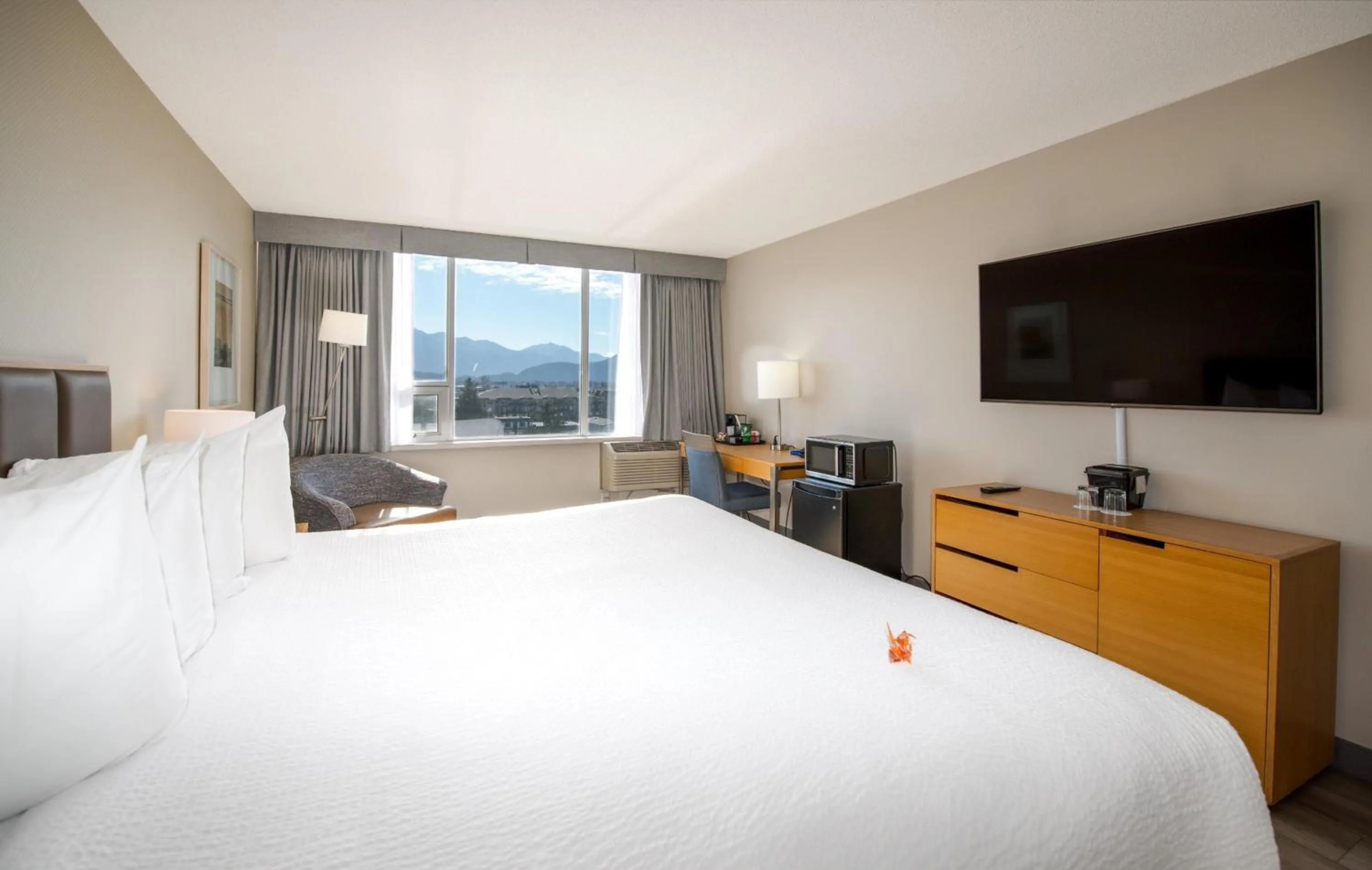 Bedroom, Bed in Coast Chilliwack Hotel by APA