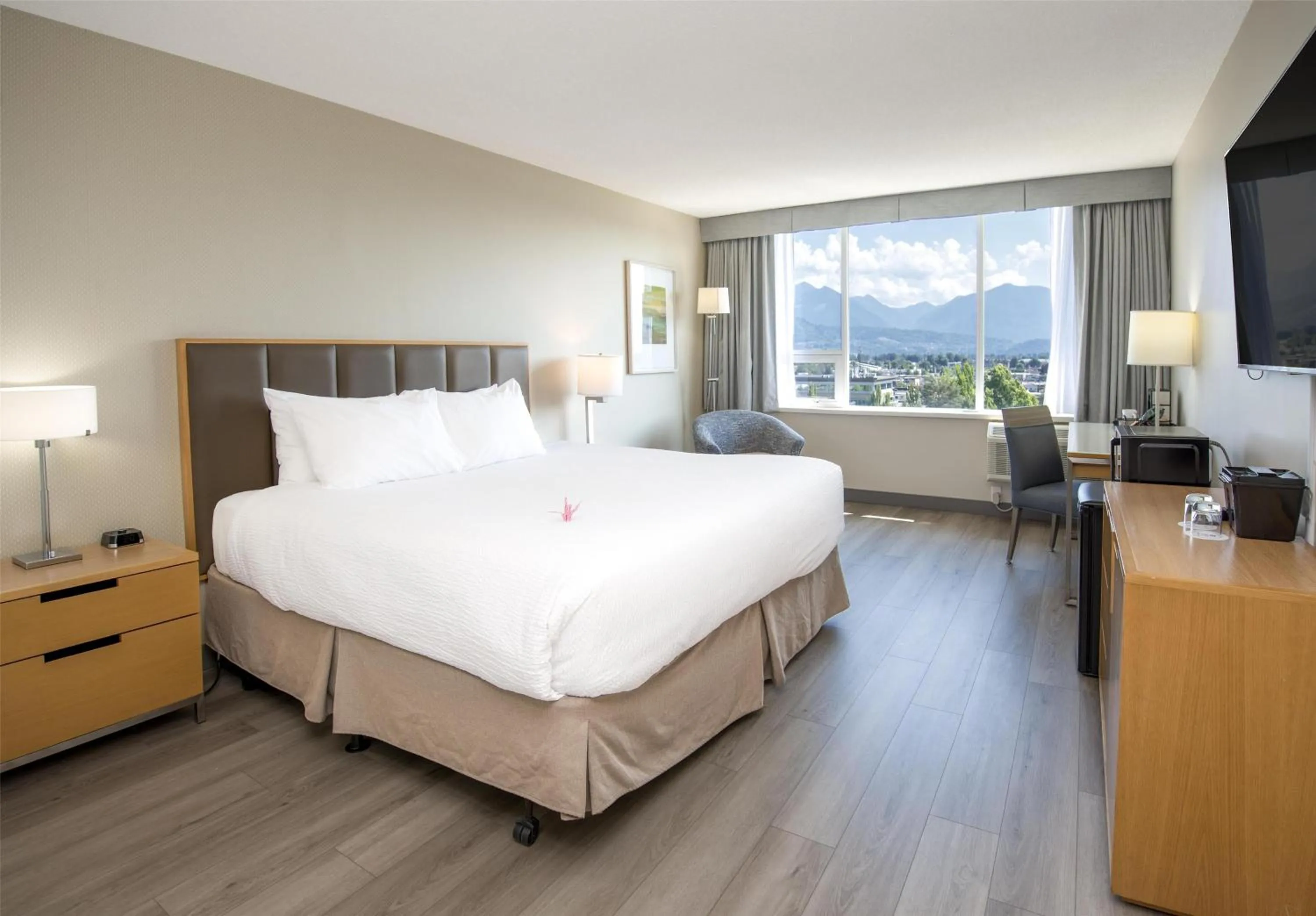 Bedroom, Bed in Coast Chilliwack Hotel by APA