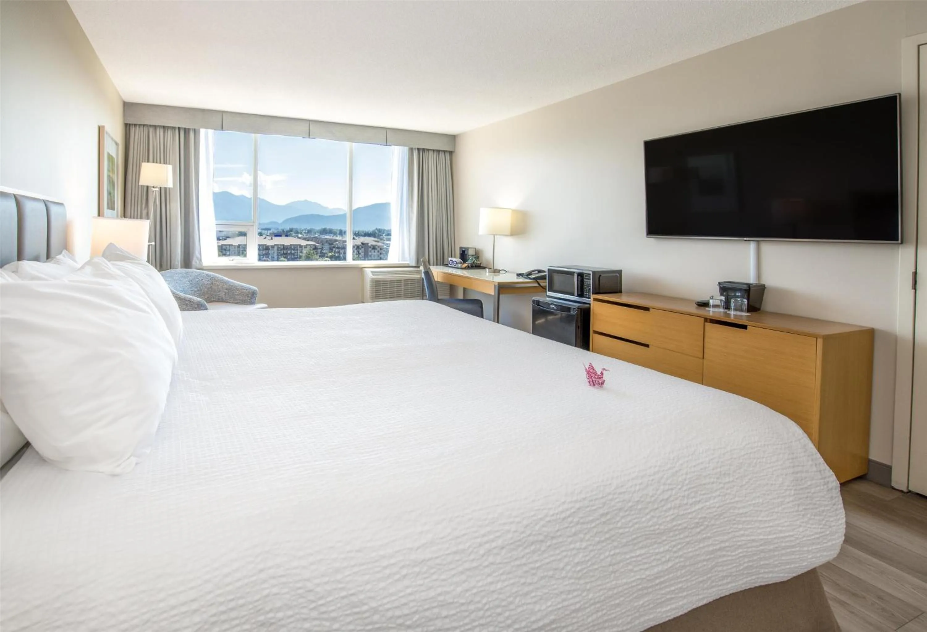 Bedroom, Bed in Coast Chilliwack Hotel by APA