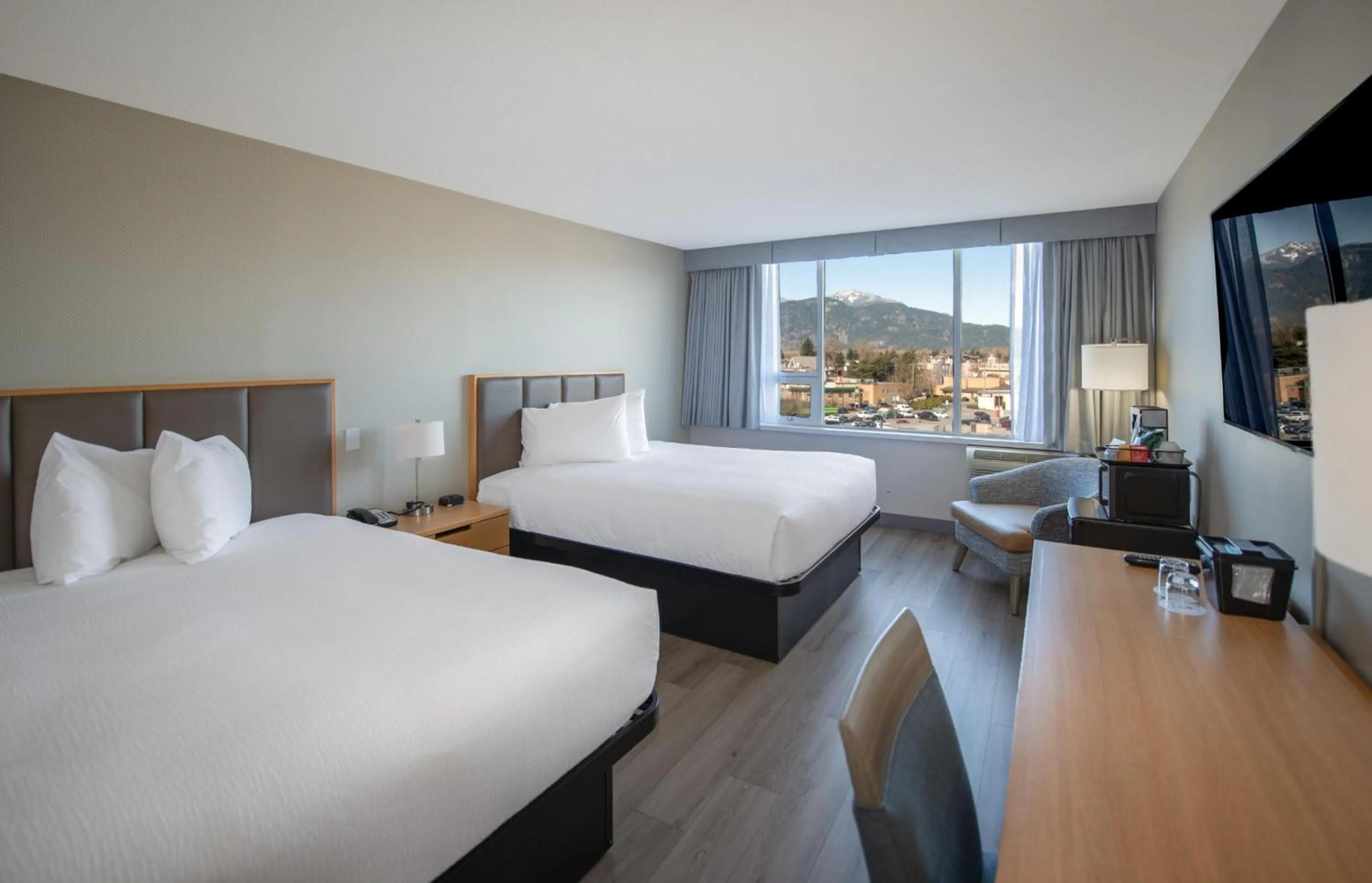 Bedroom, Bed in Coast Chilliwack Hotel by APA