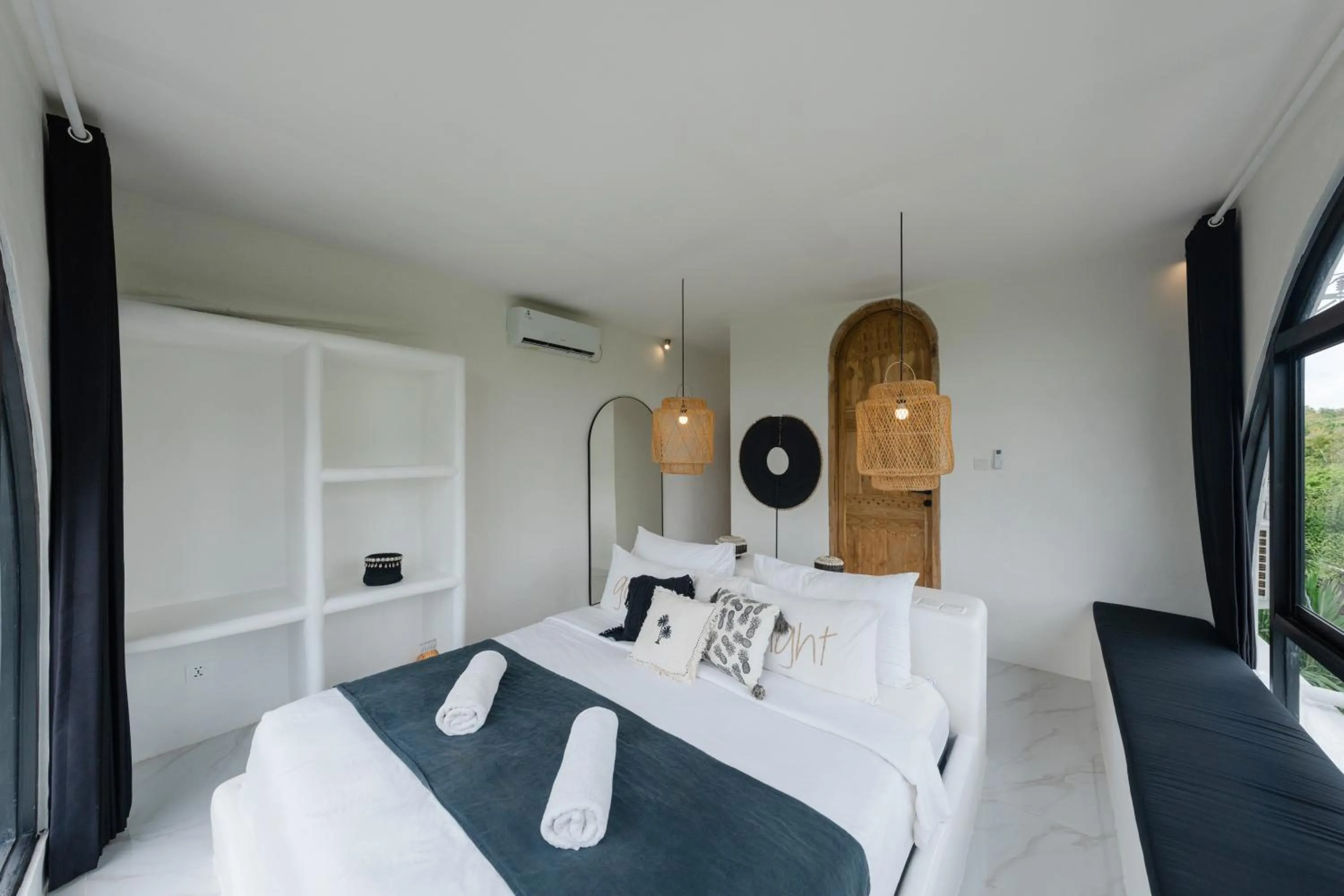 Bed in White Palm Hotel Uluwatu Bali