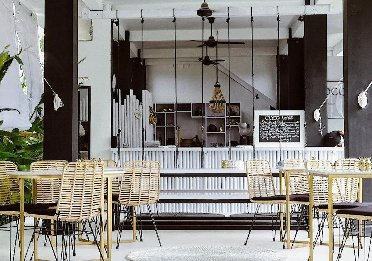 Restaurant/places to eat in White Palm Hotel Uluwatu Bali