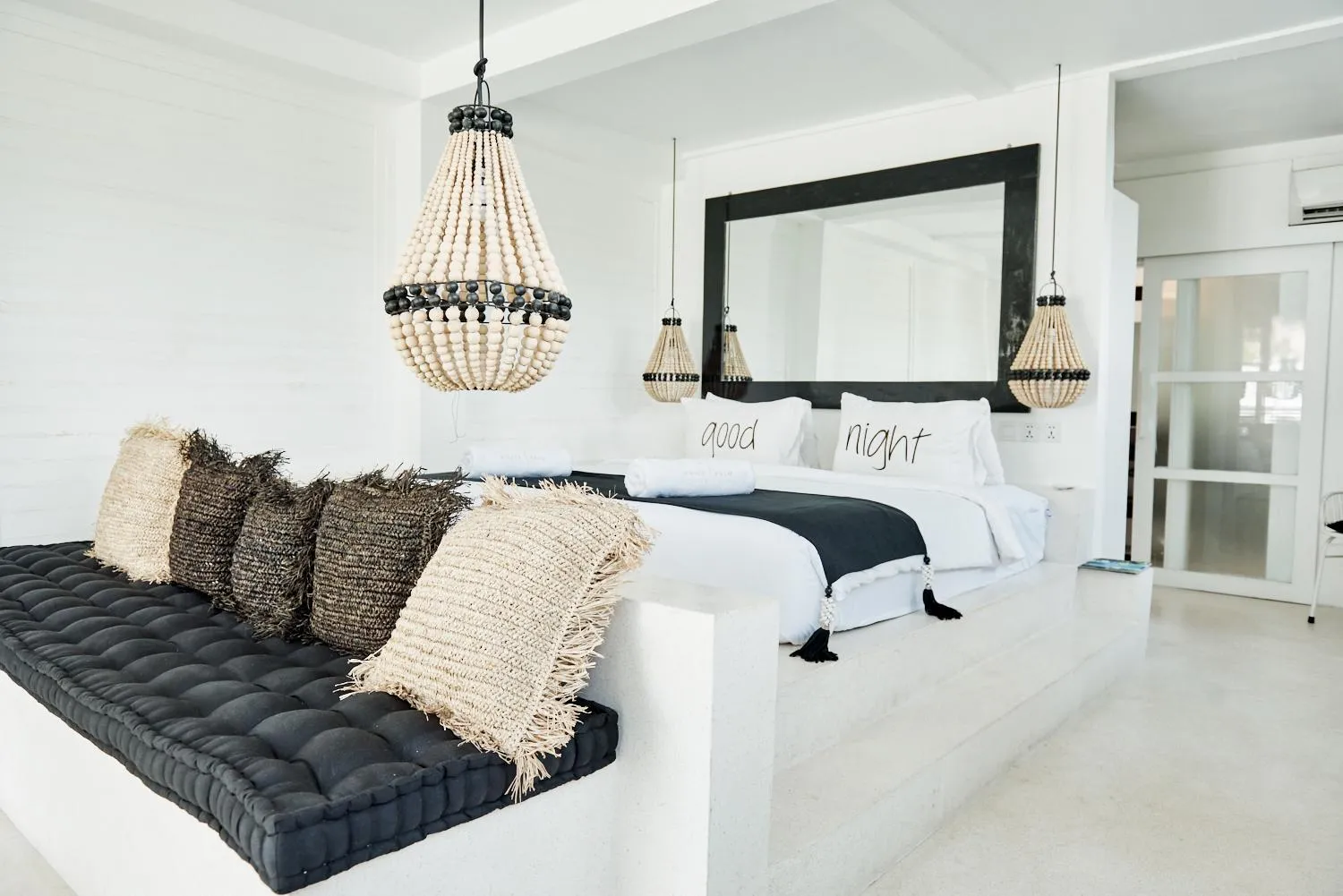 Photo of the whole room, Bed in White Palm Hotel Uluwatu Bali