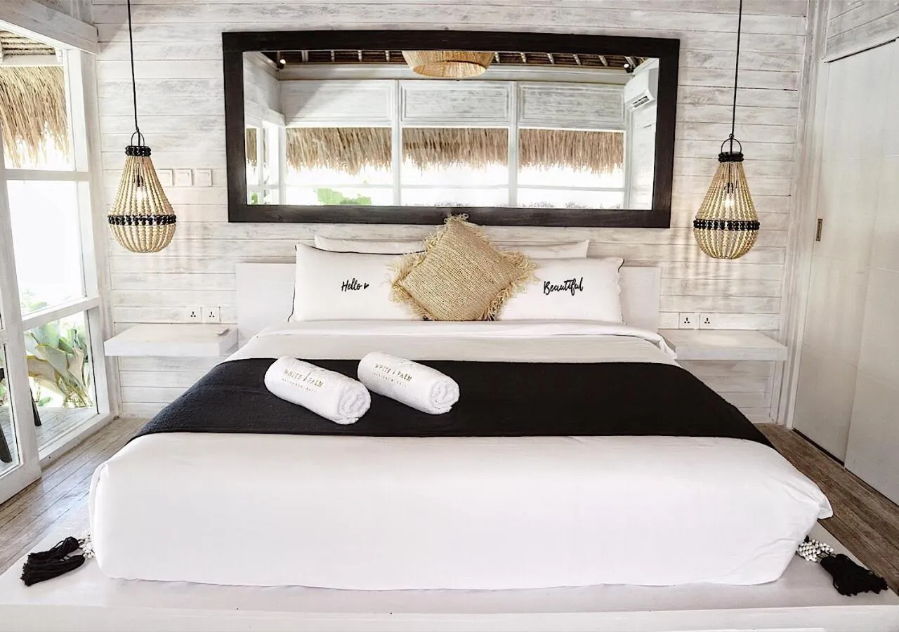 Photo of the whole room, Bed in White Palm Hotel Uluwatu Bali