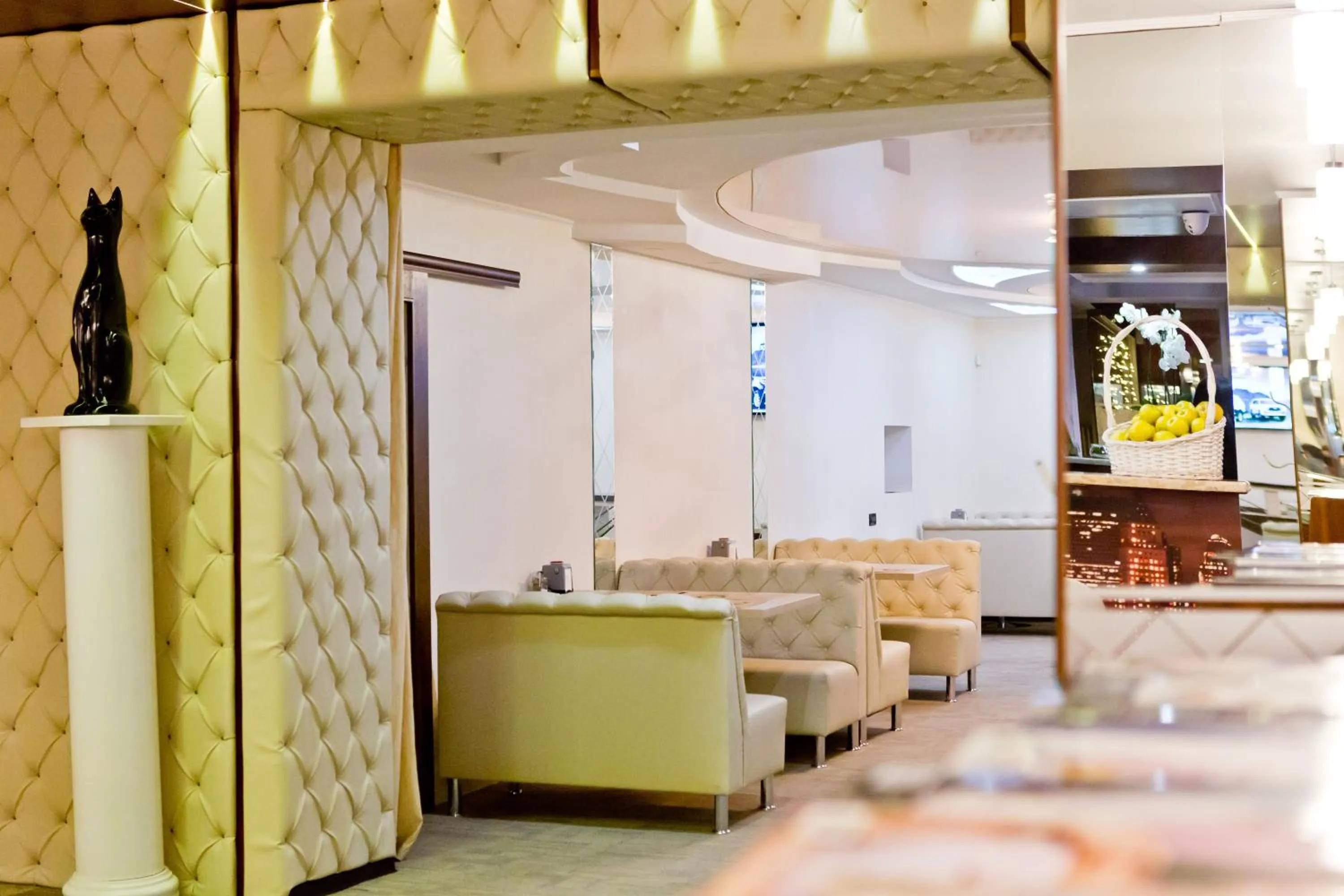 Restaurant/places to eat in Hotel Olsi