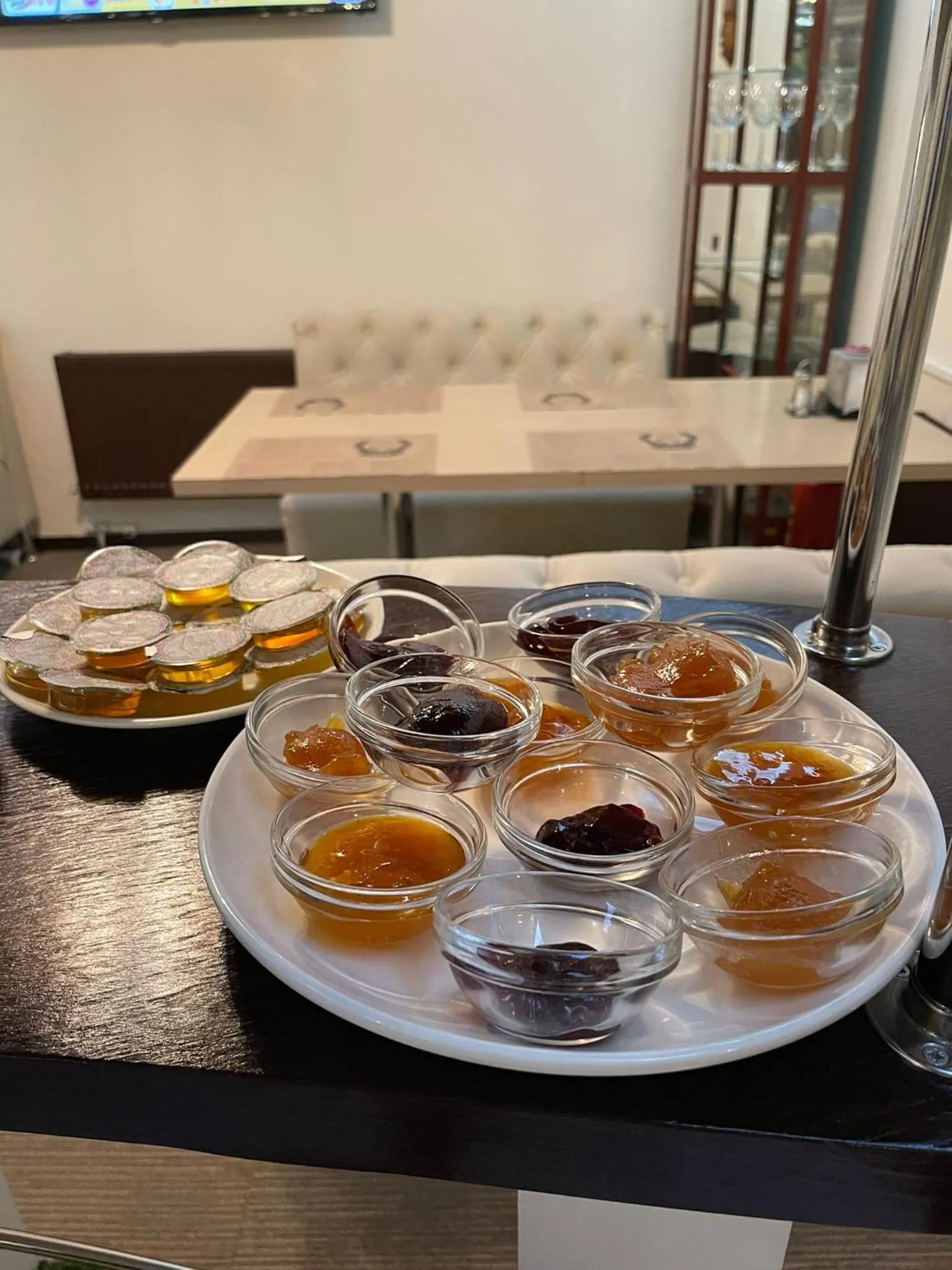 Breakfast in Hotel Olsi