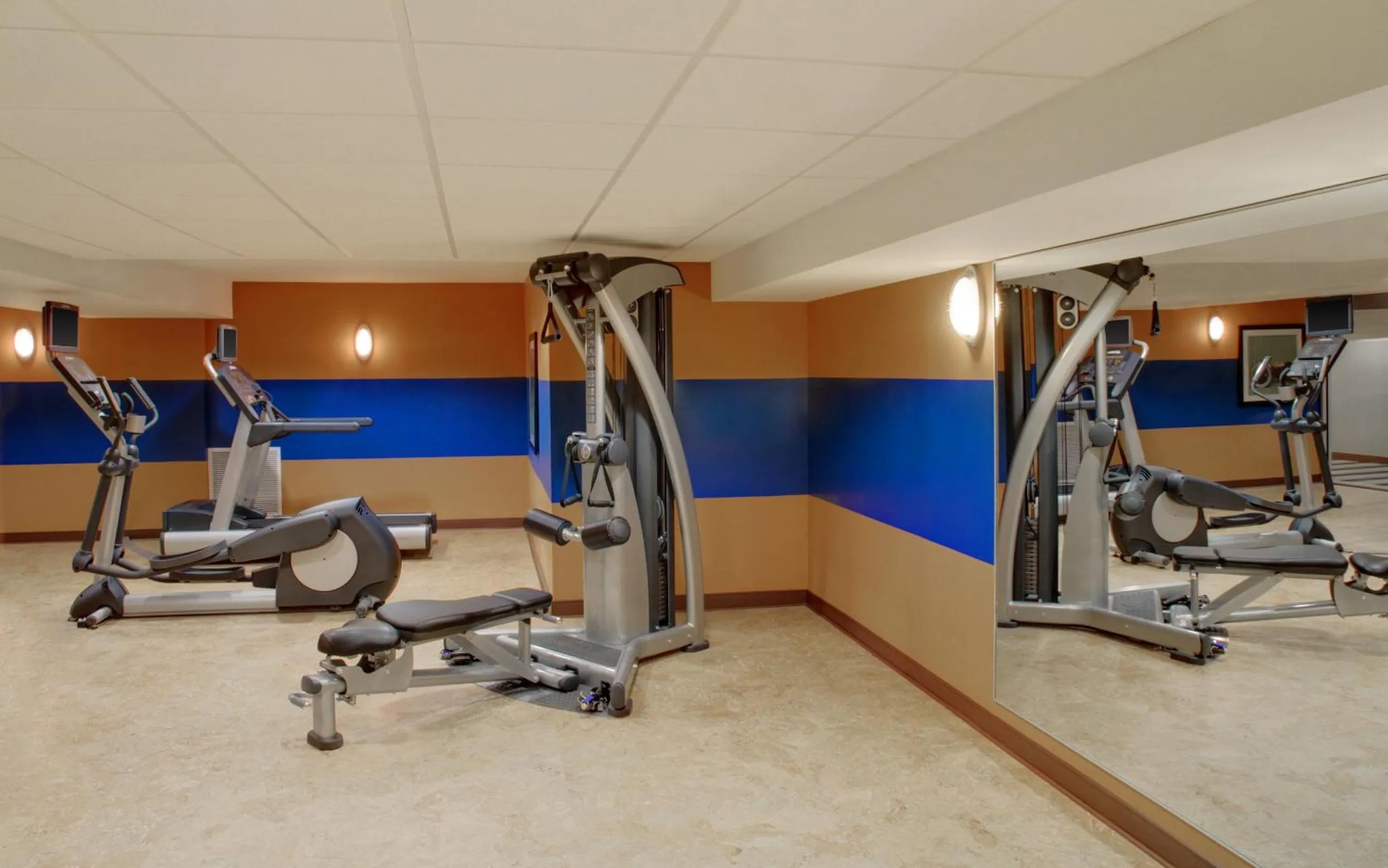 Fitness centre/facilities in Niagara Riverside Resort; BW Premier Collection