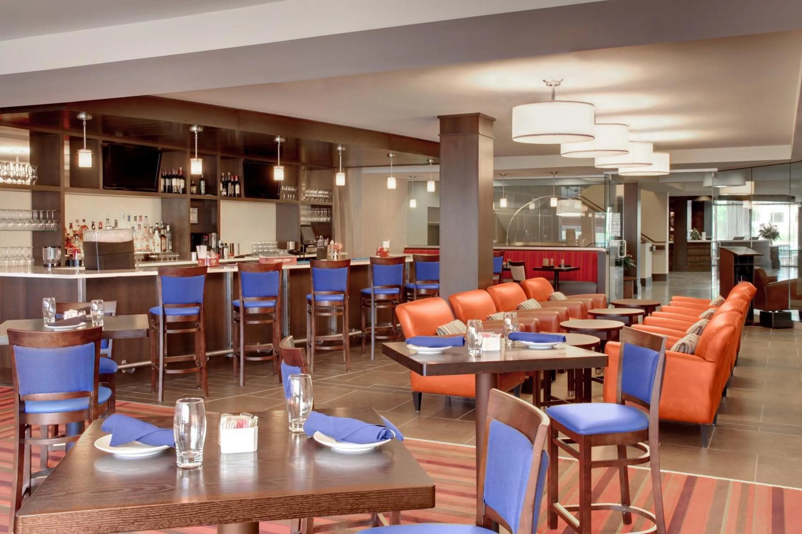 Breakfast in Niagara Riverside Resort; BW Premier Collection