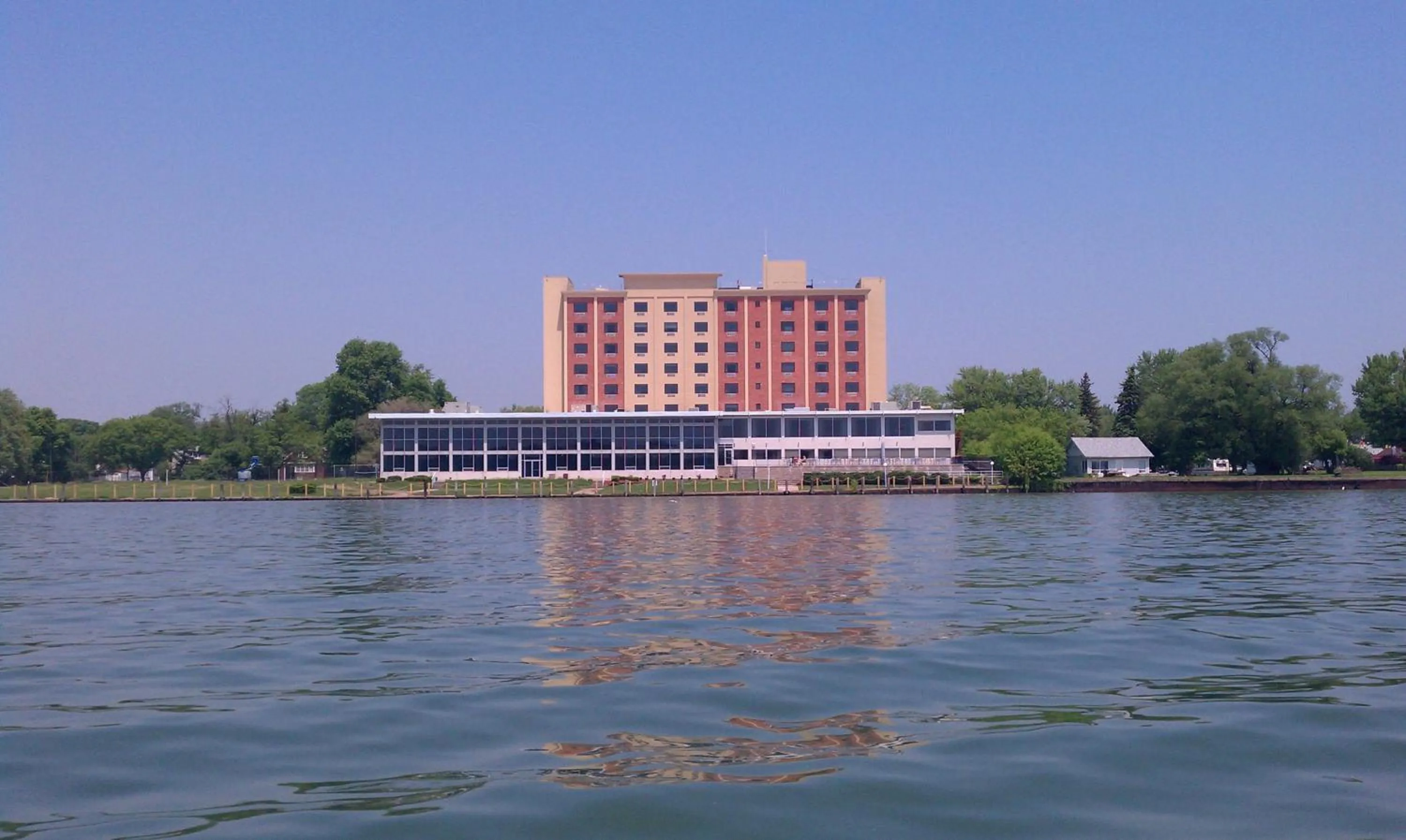 Property building in Niagara Riverside Resort; BW Premier Collection