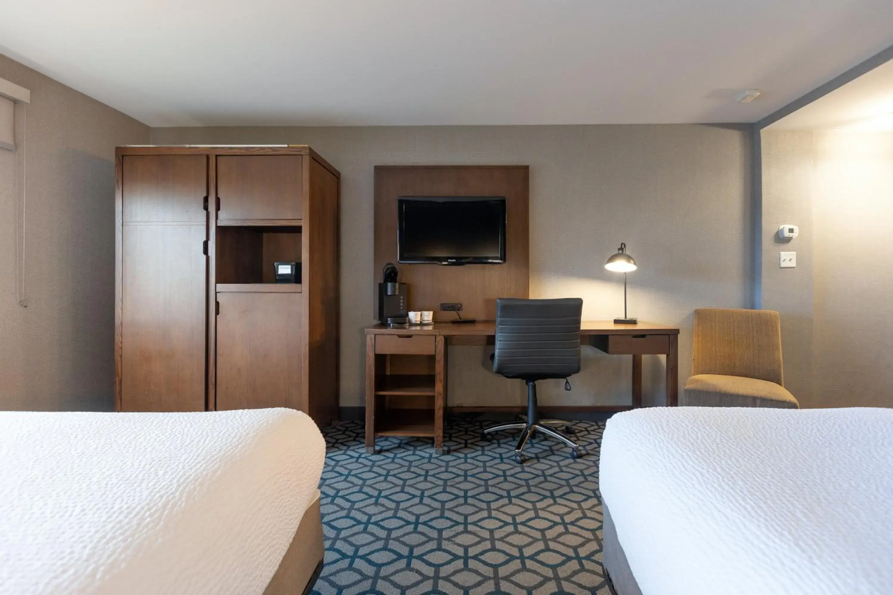 Two-Bedroom Queen Suite with Sofa Bed in Niagara Riverside Resort; BW Premier Collection Two-Bedroom Queen Suite with Sofa Bed in Niagara Riverside Resort; BW Premier Collection