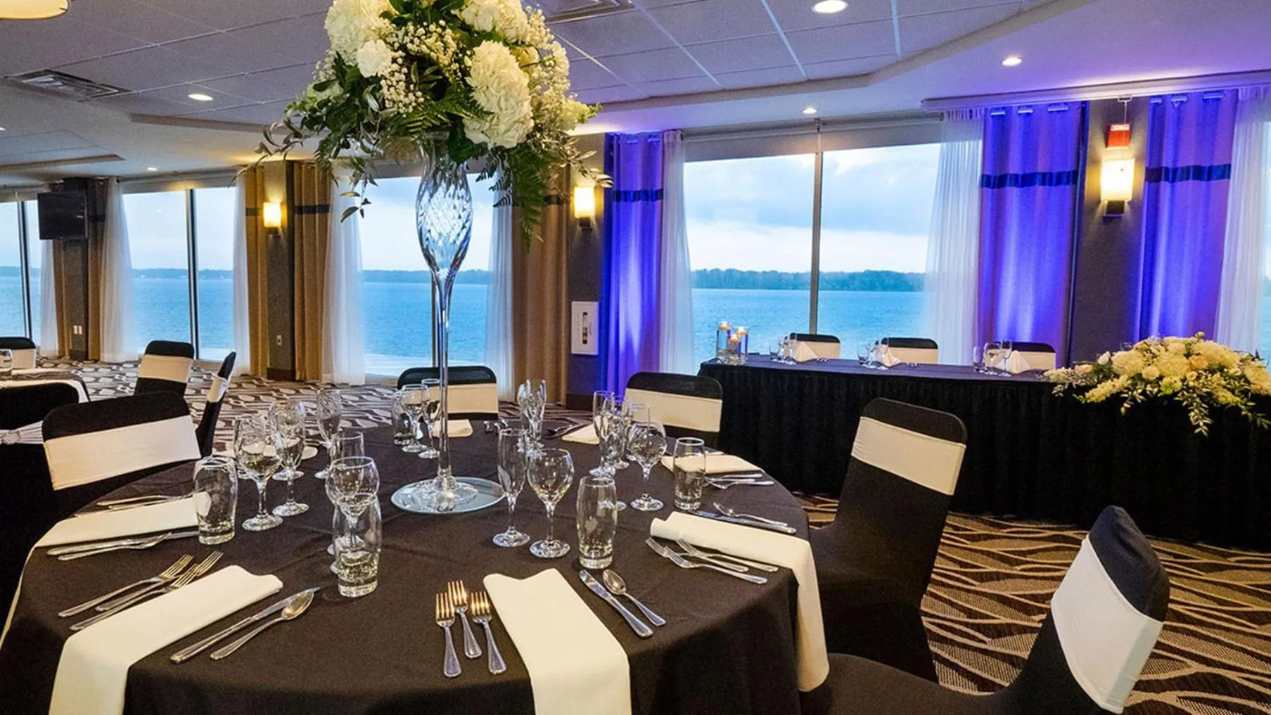 Banquet/Function facilities in Niagara Riverside Resort; BW Premier Collection
