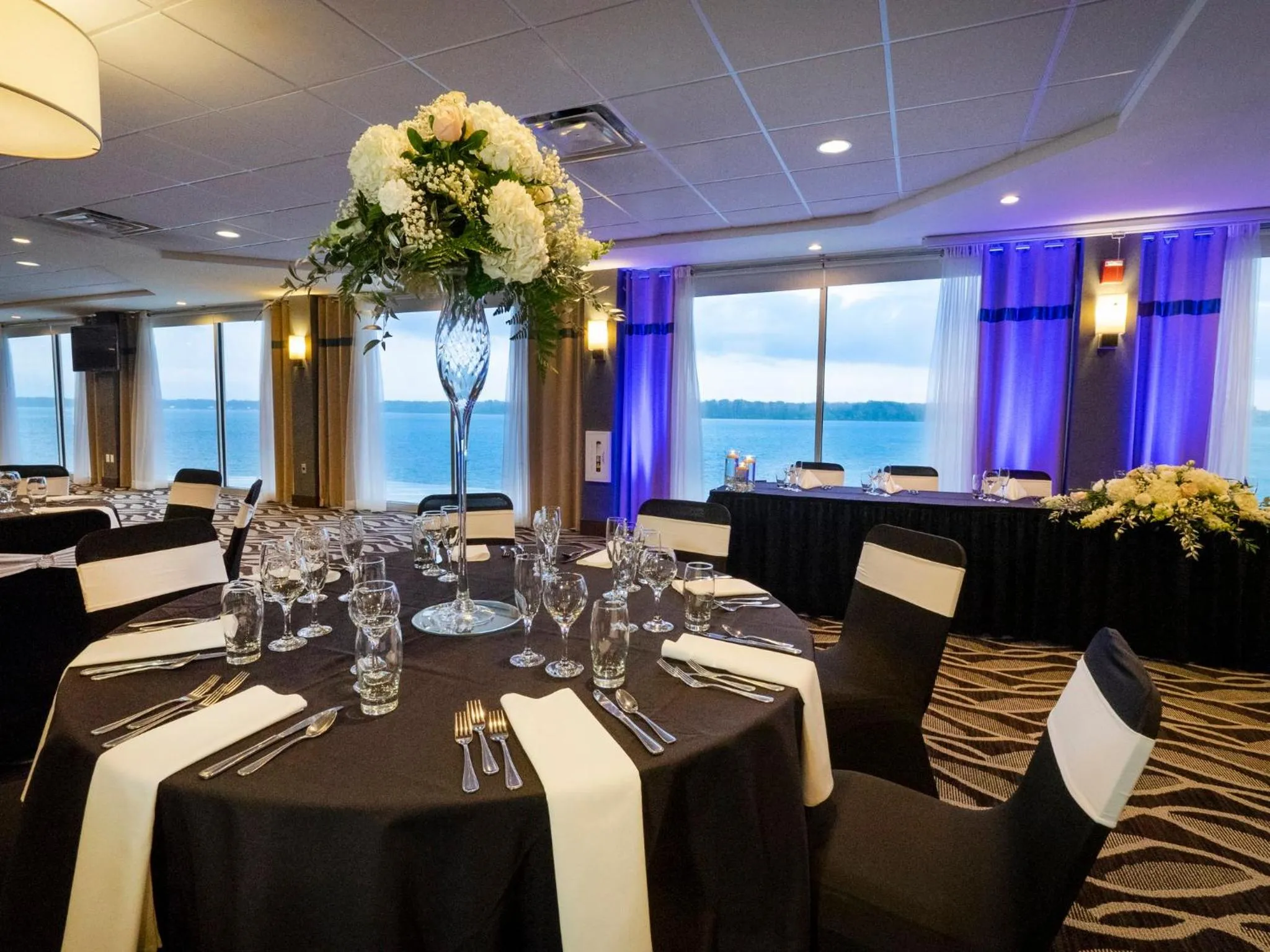 Banquet/Function facilities in Niagara Riverside Resort; BW Premier Collection