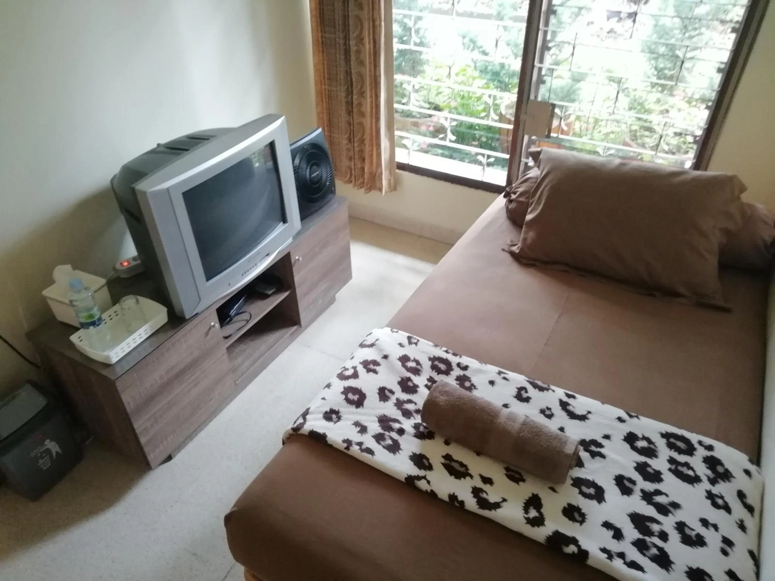 TV and multimedia in GIO Guesthouse Bogor