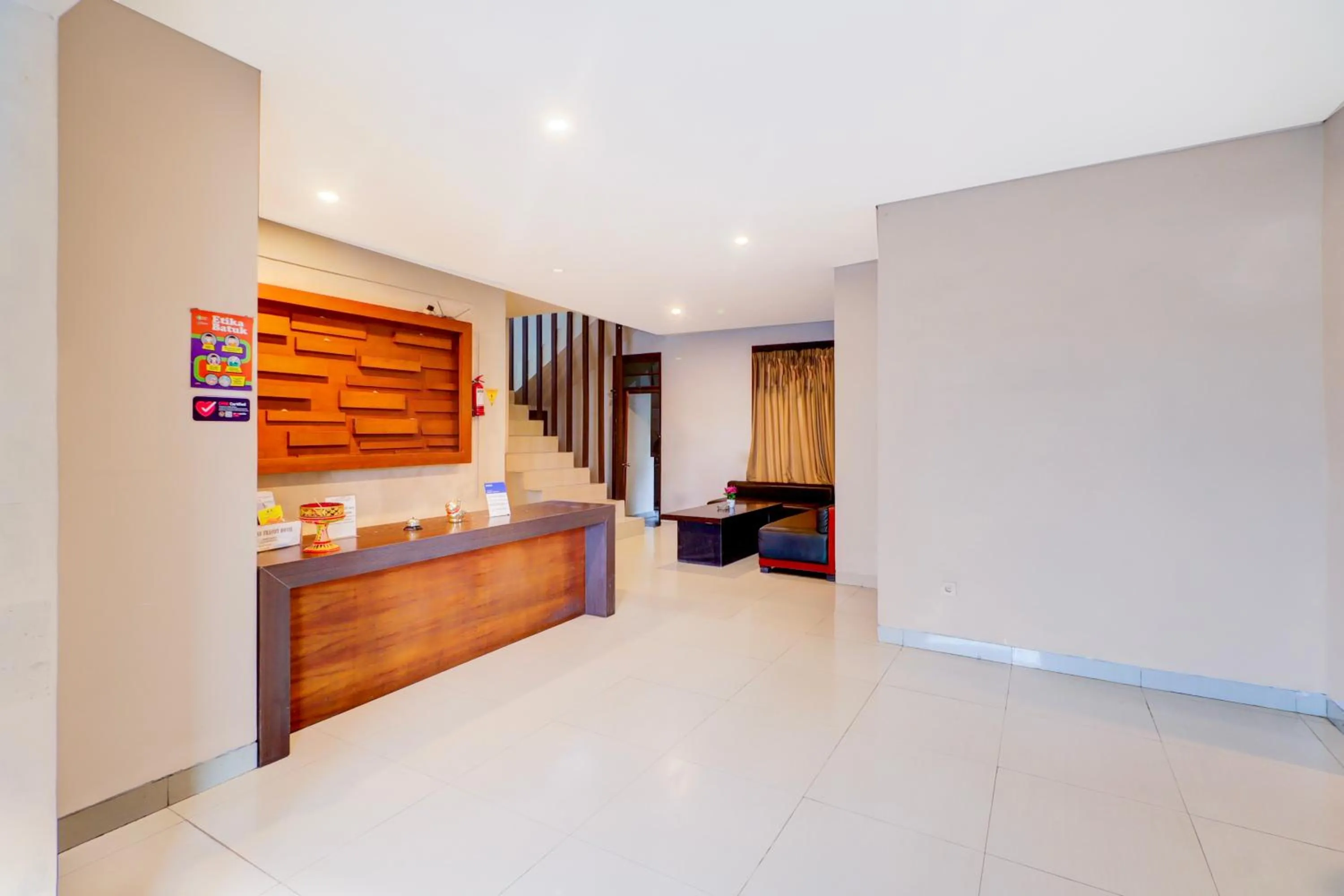 Lobby or reception in Collection O Bali near Sanur Beach formerly Akarsa Transit