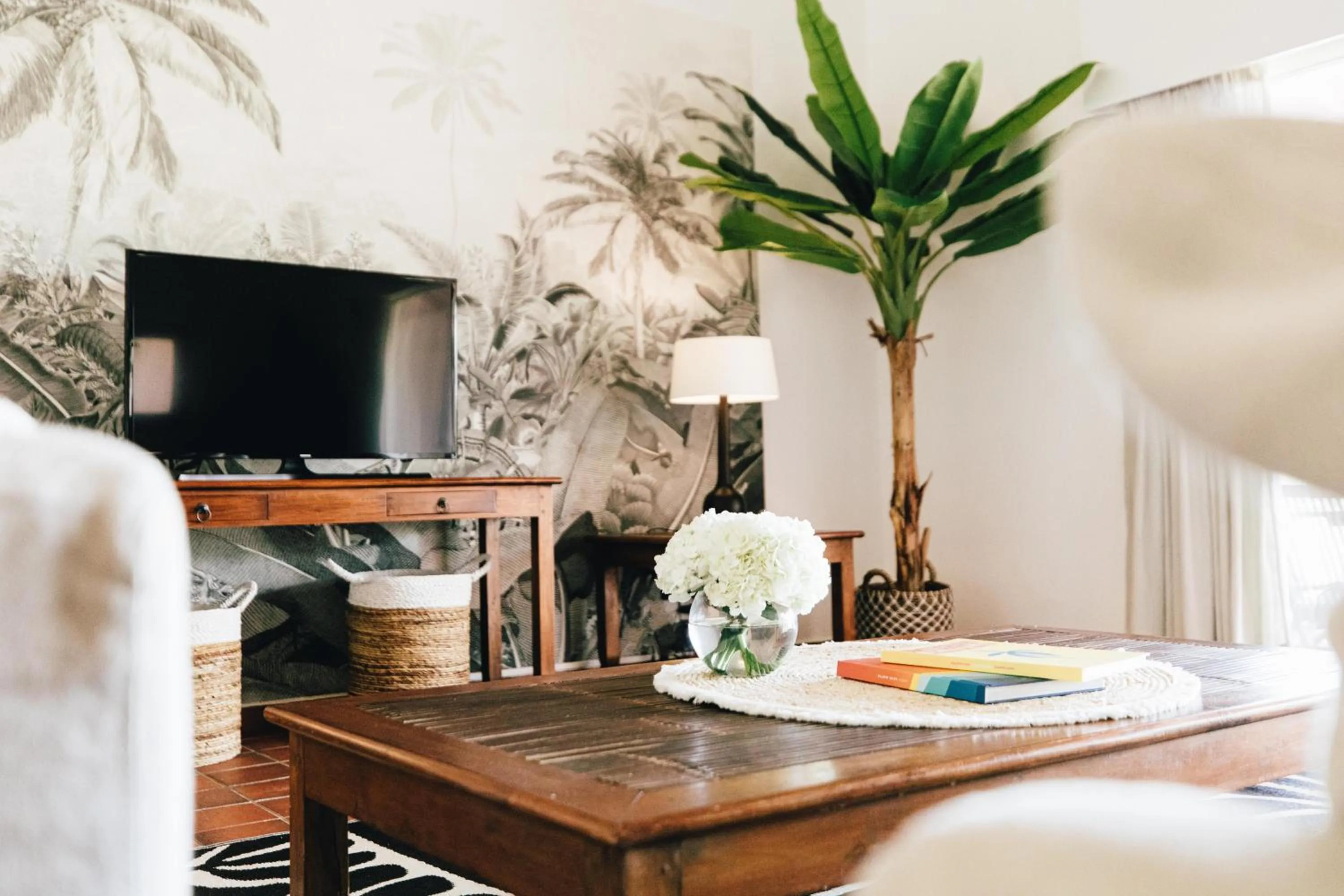 Communal lounge/ TV room in Esmeralda Resort - Orient Bay