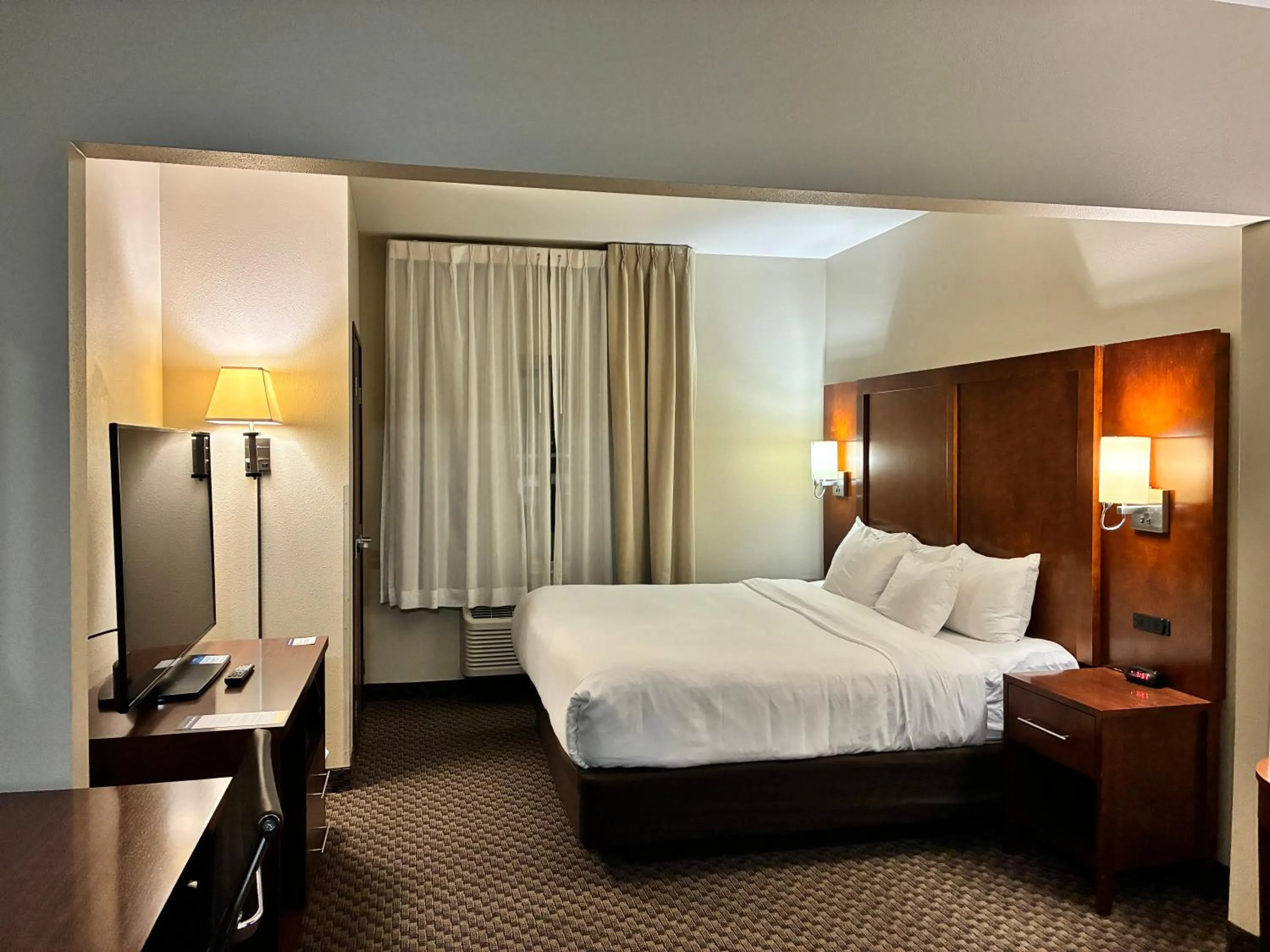 Bedroom, Bed in Comfort Inn & Suites Sterling