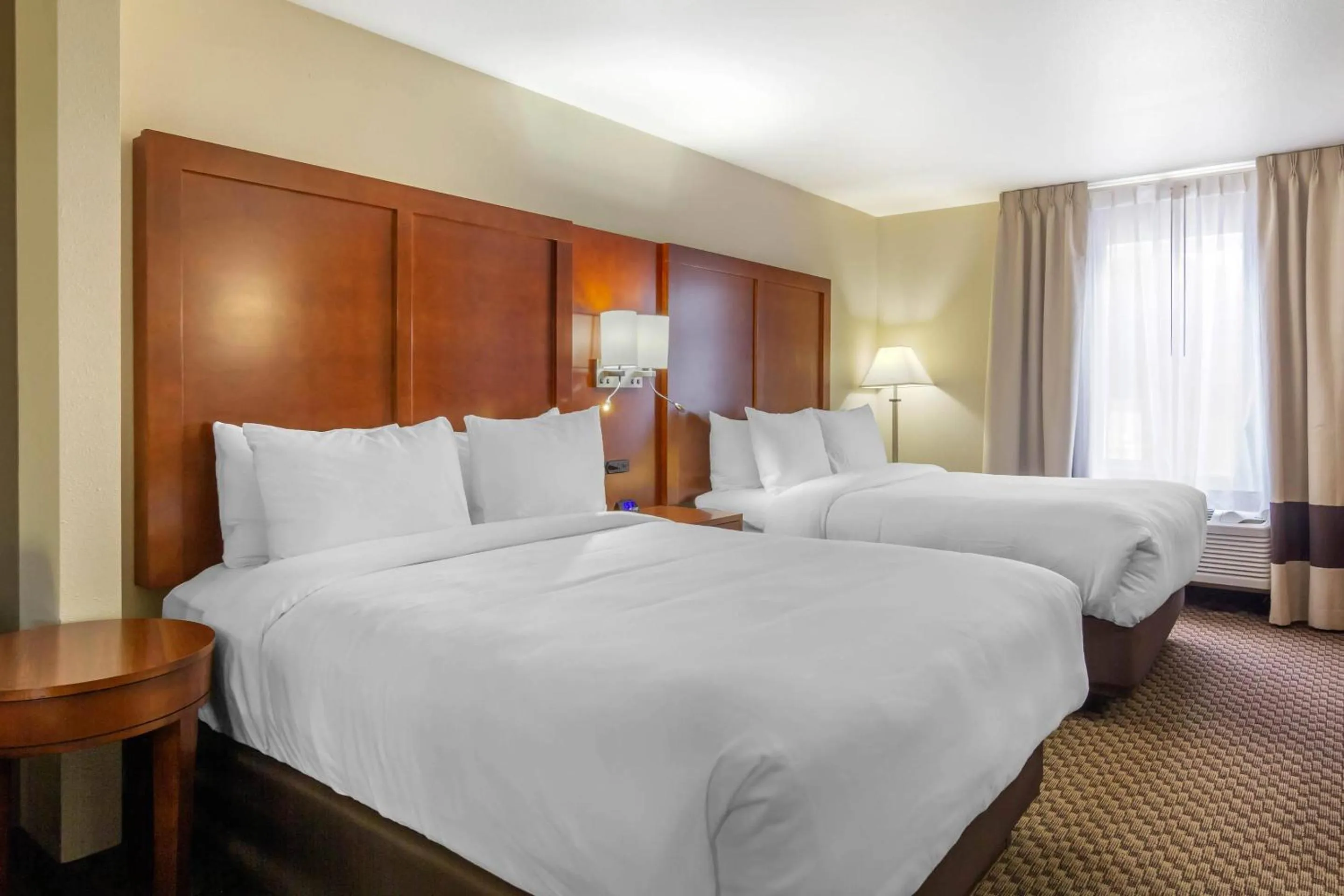 Bedroom, Bed in Comfort Inn & Suites Sterling