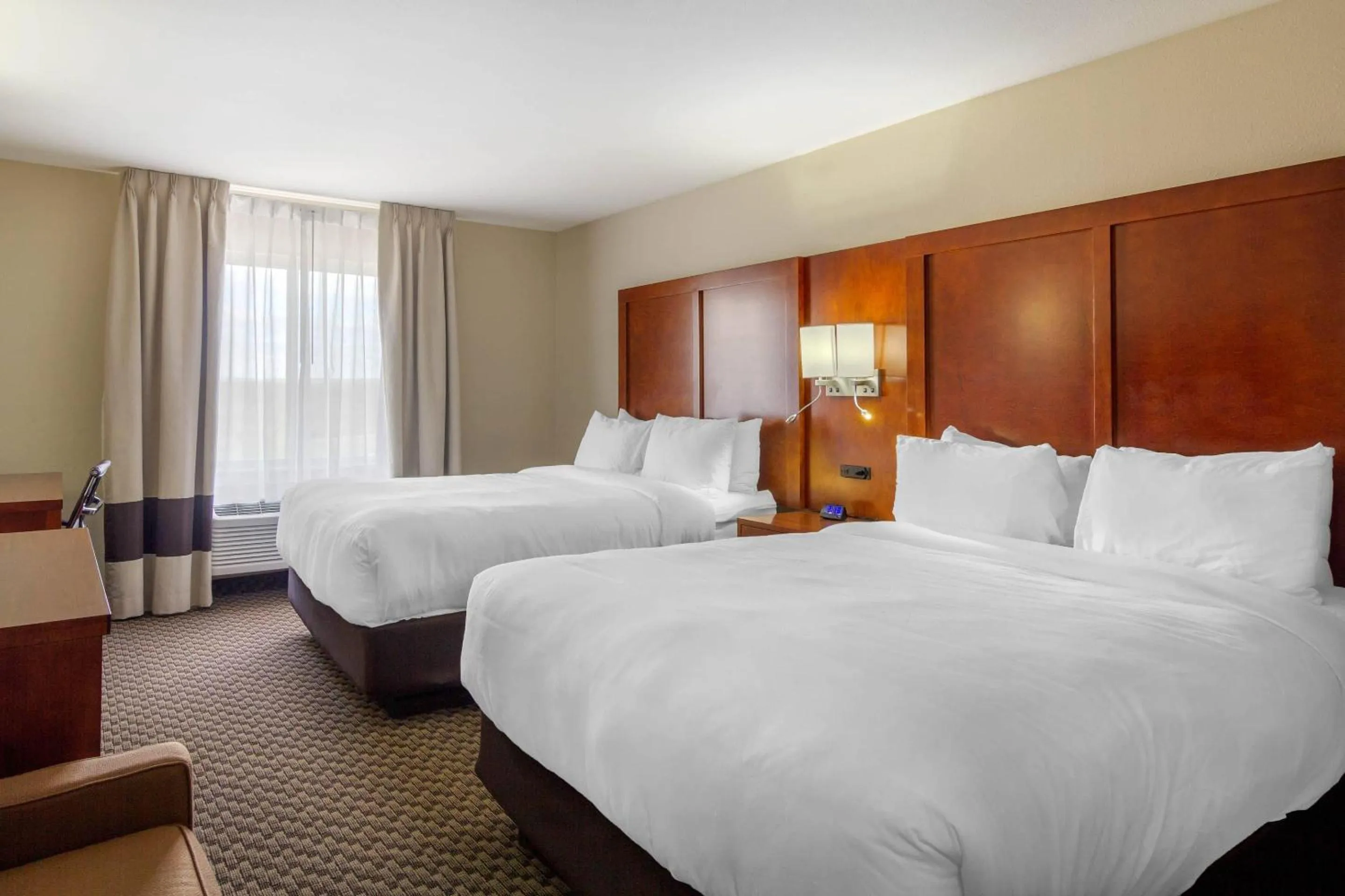 Bedroom, Bed in Comfort Inn & Suites Sterling