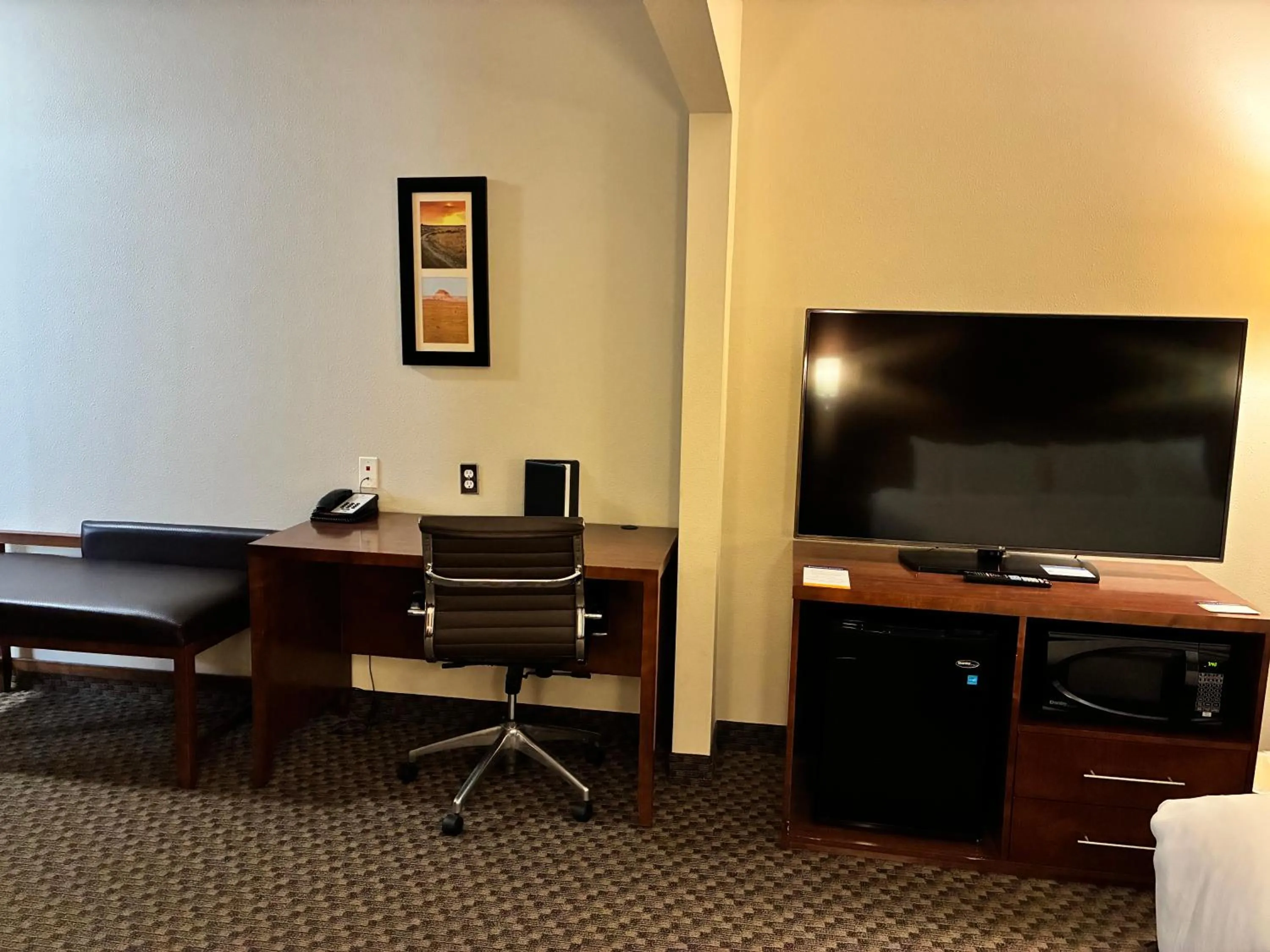 TV and multimedia in Comfort Inn & Suites Sterling