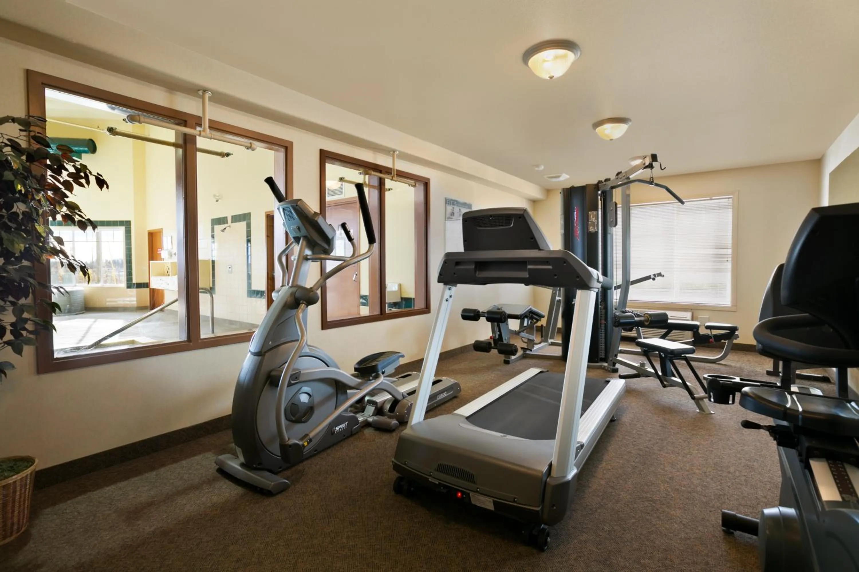 Fitness centre/facilities in Super 8 by Wyndham Fort Nelson BC
