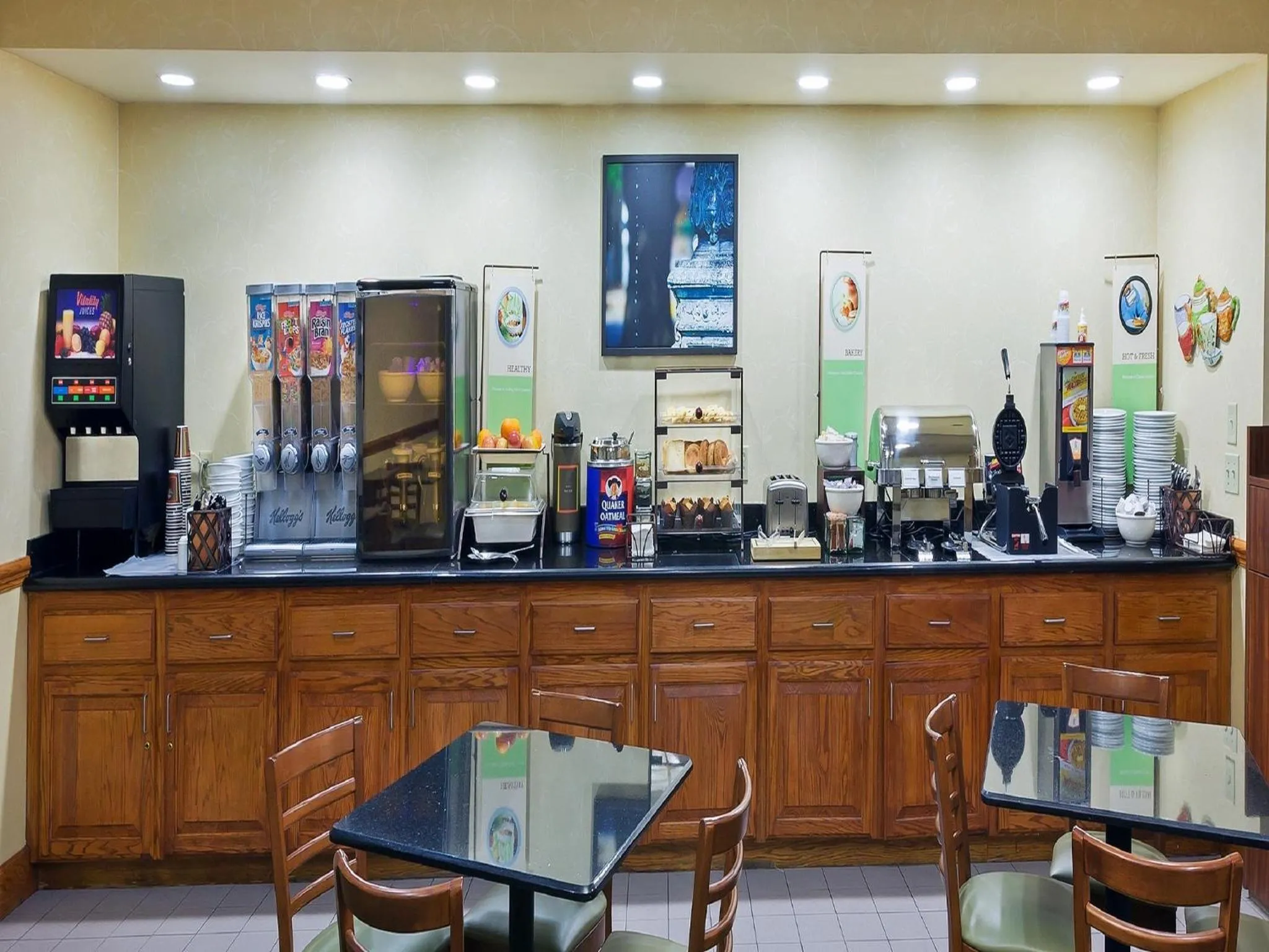 Restaurant/places to eat in Country Inn & Suites by Radisson, Oklahoma City at Northwest Expressway, OK