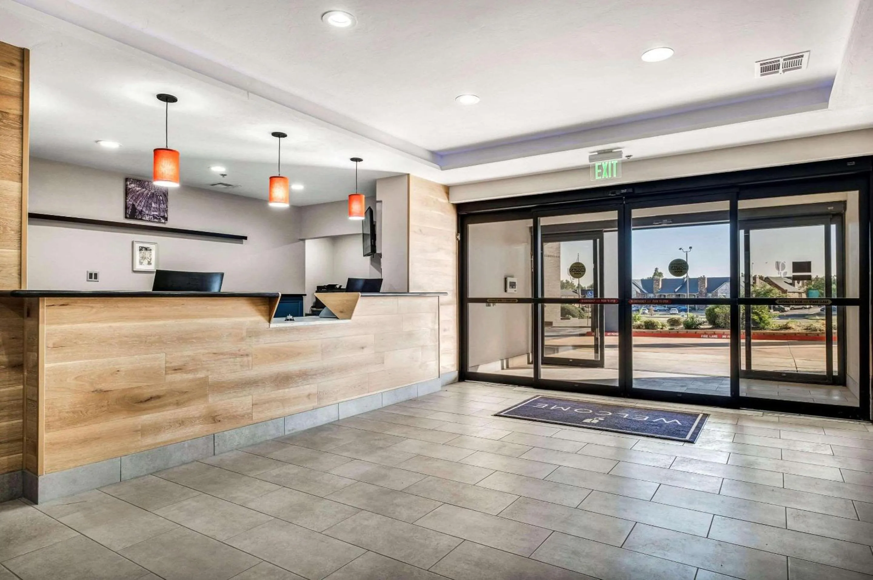 Lobby or reception in Country Inn & Suites by Radisson, Oklahoma City at Northwest Expressway, OK
