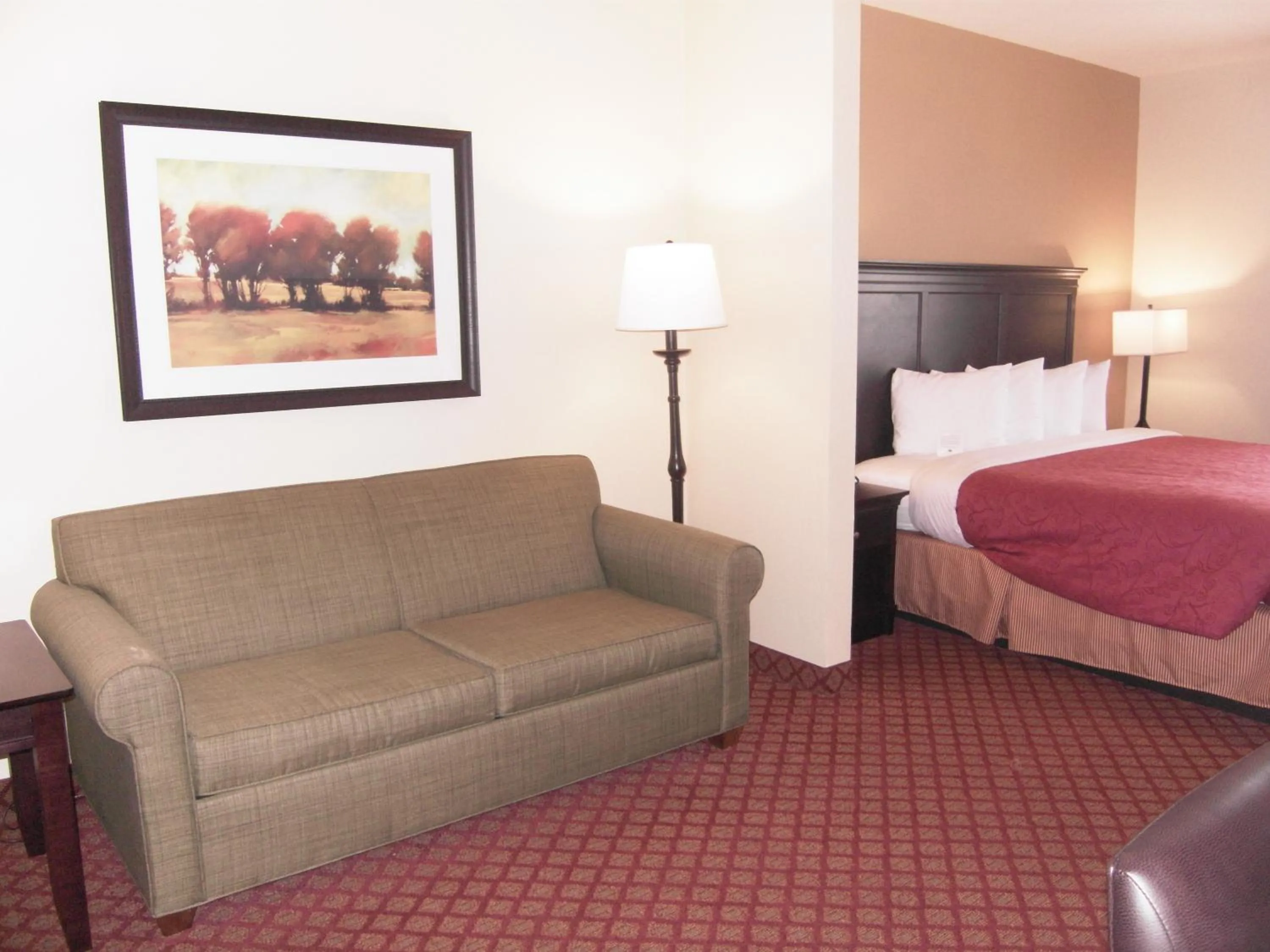Photo of the whole room, Bed in Country Inn & Suites by Radisson, Oklahoma City at Northwest Expressway, OK