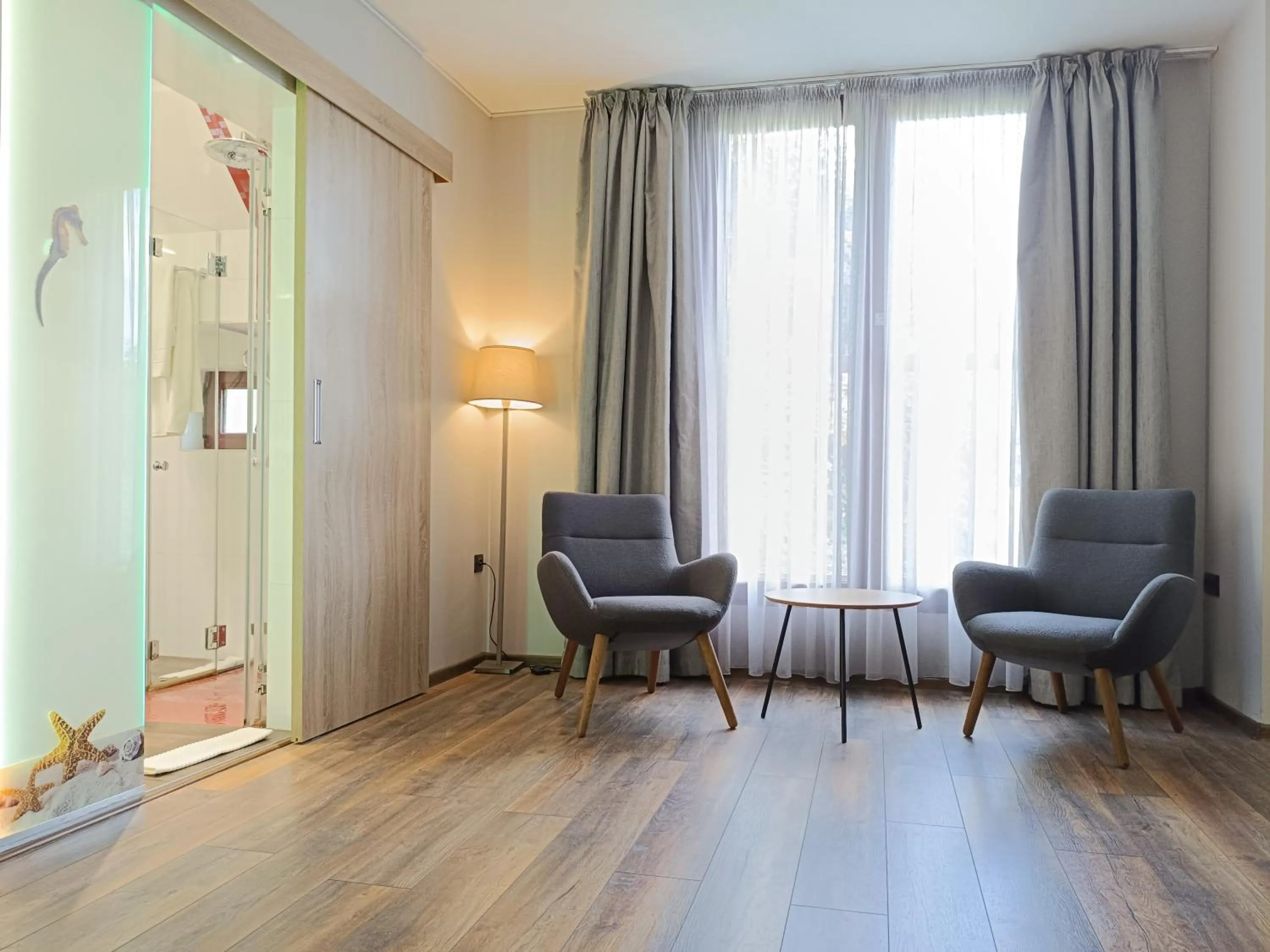 Seating area in Hugo Hotel