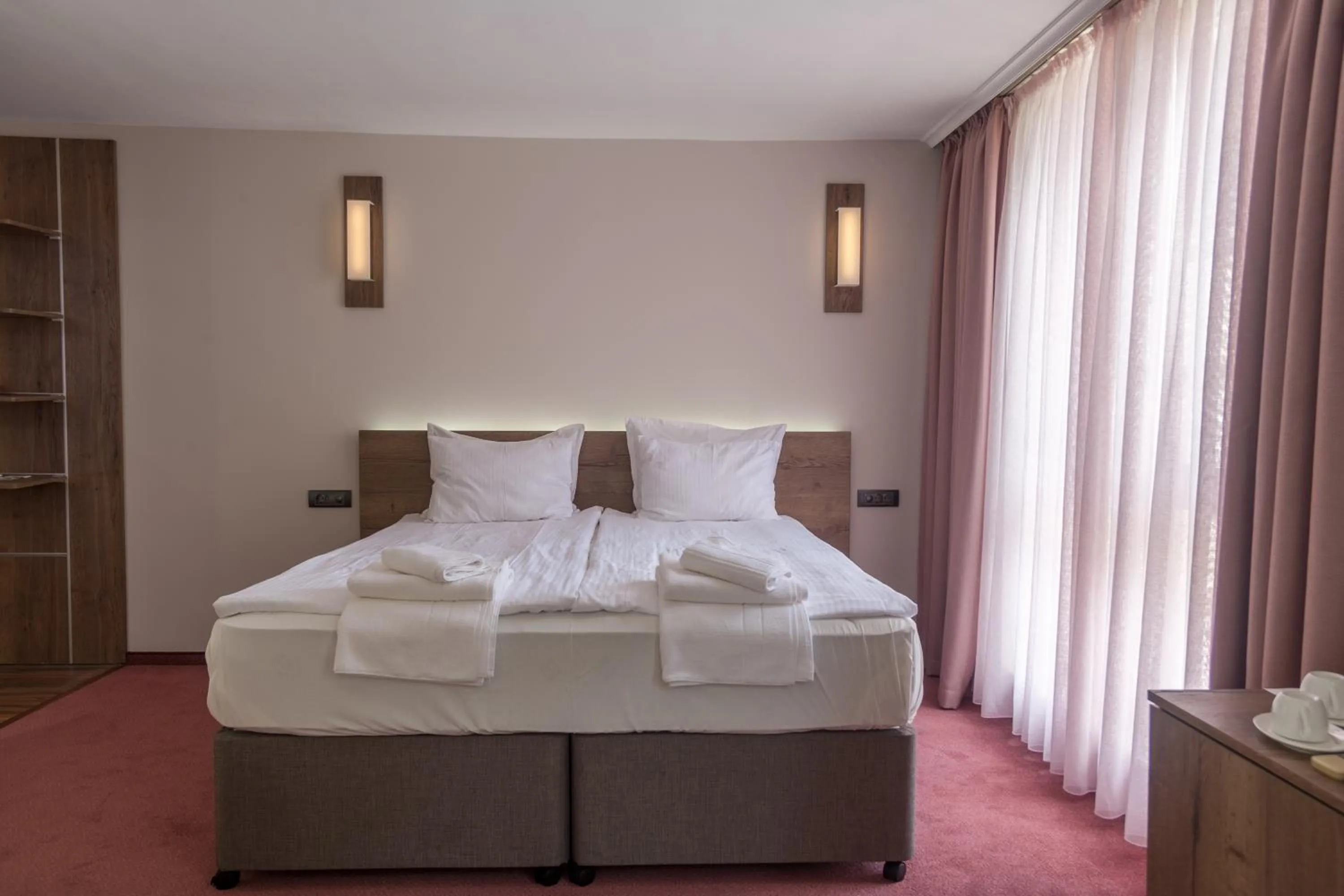 Photo of the whole room, Bed in Hugo Hotel