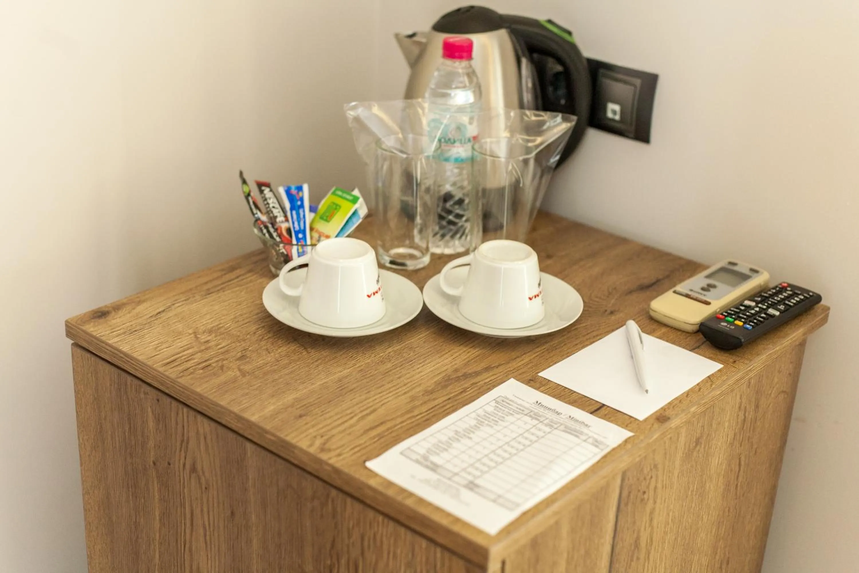 Coffee/tea facilities in Hugo Hotel