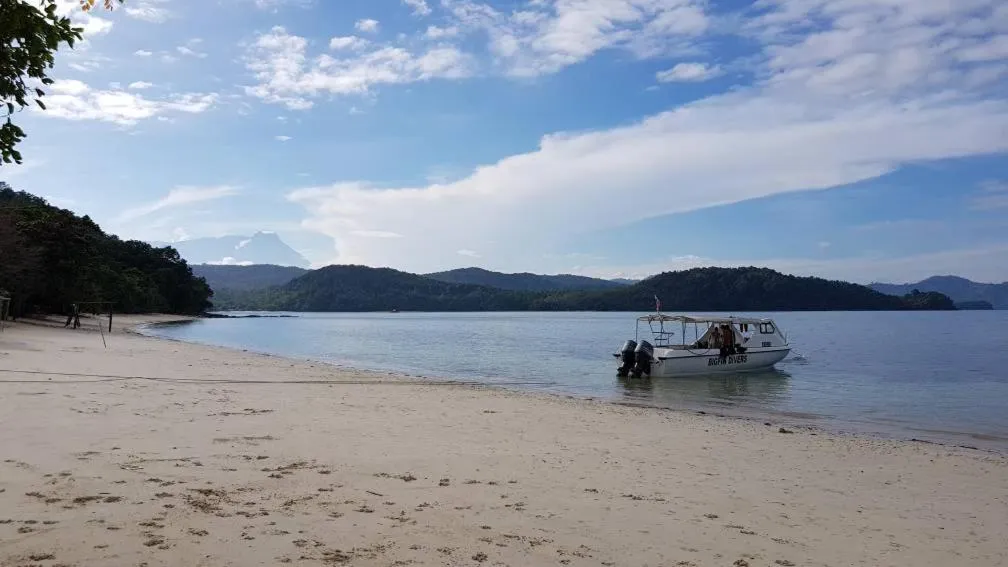 Beach in Bigfin beach resort