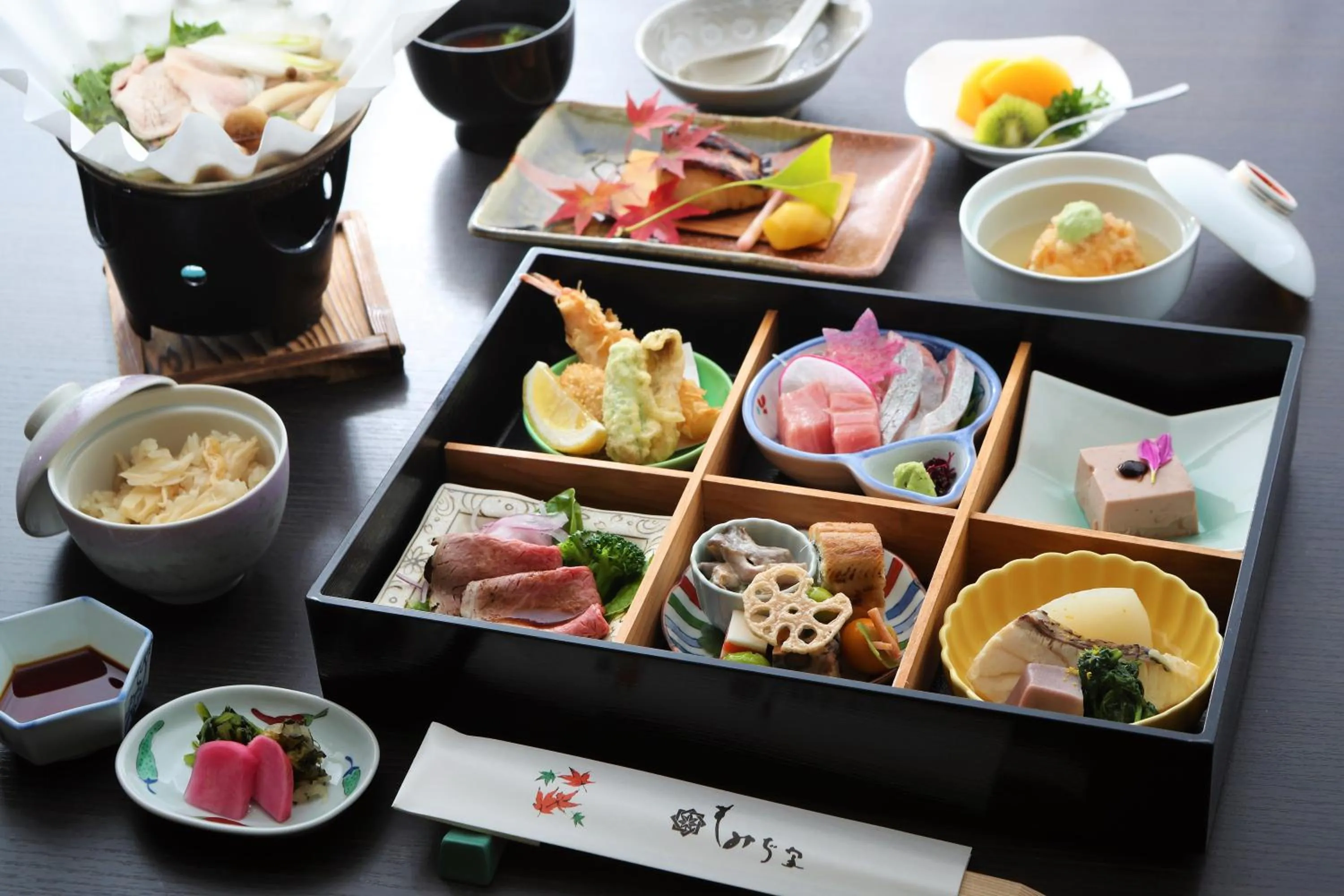 Dinner in Momijiya Honkan Takaosansou