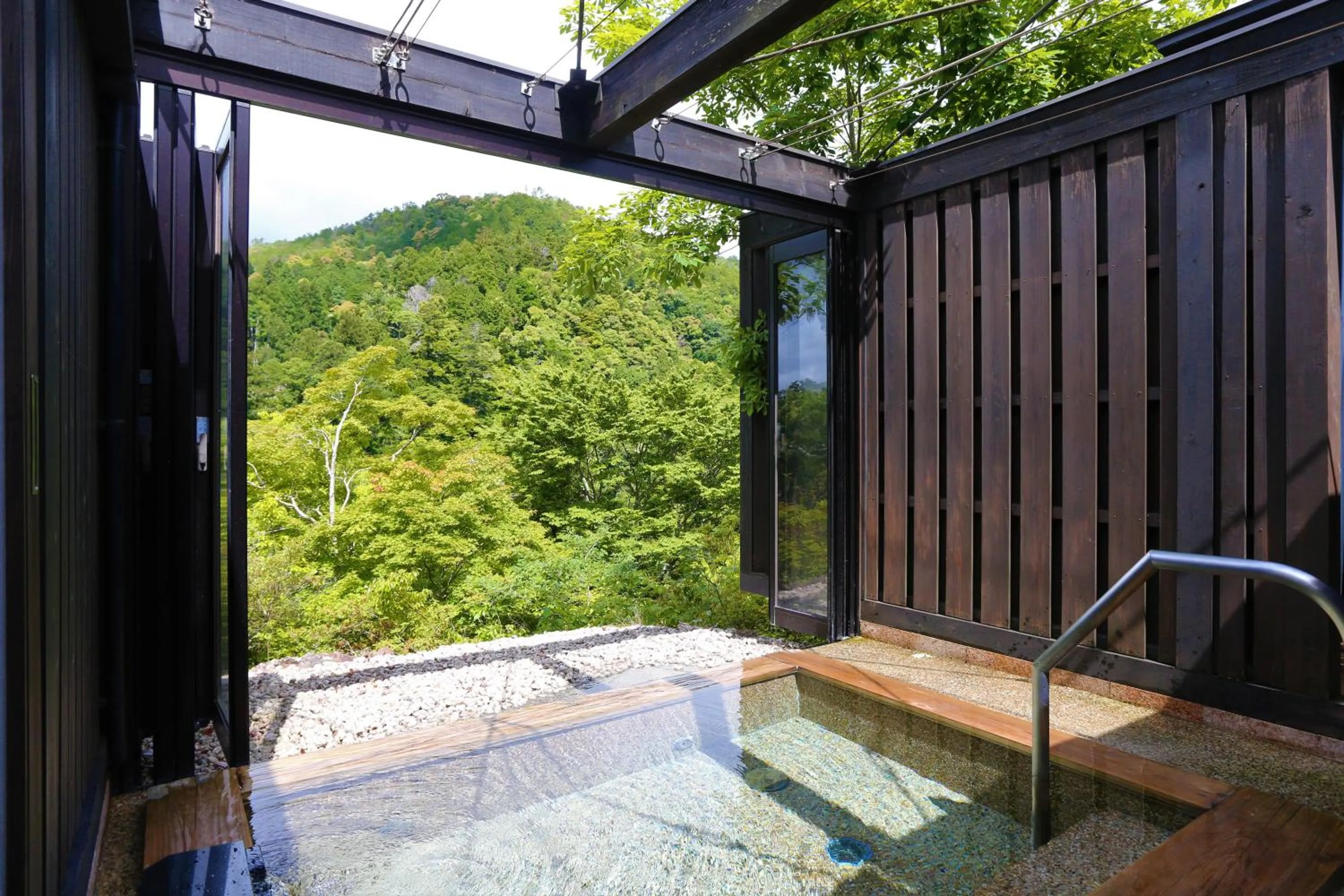 Open Air Bath in Momijiya Honkan Takaosansou